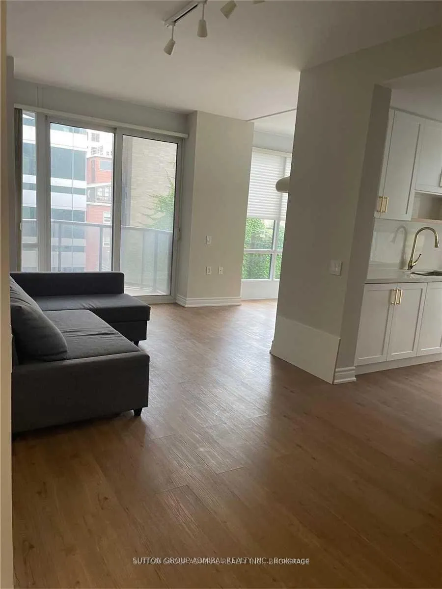 Front of Unit 610, 85 Bloor Street E