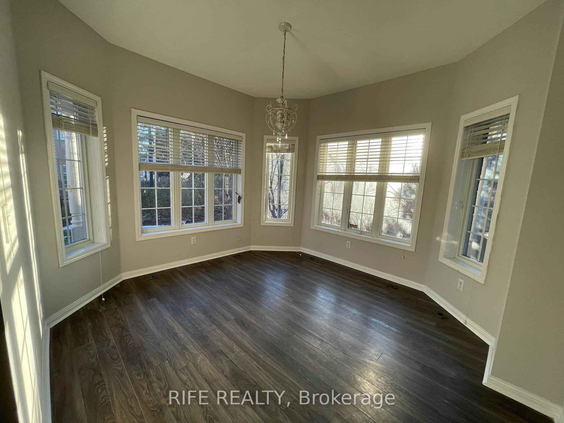 Photo 3 of Unit 1, 2 Alpen Way, Markham, Unionville — HOMEH