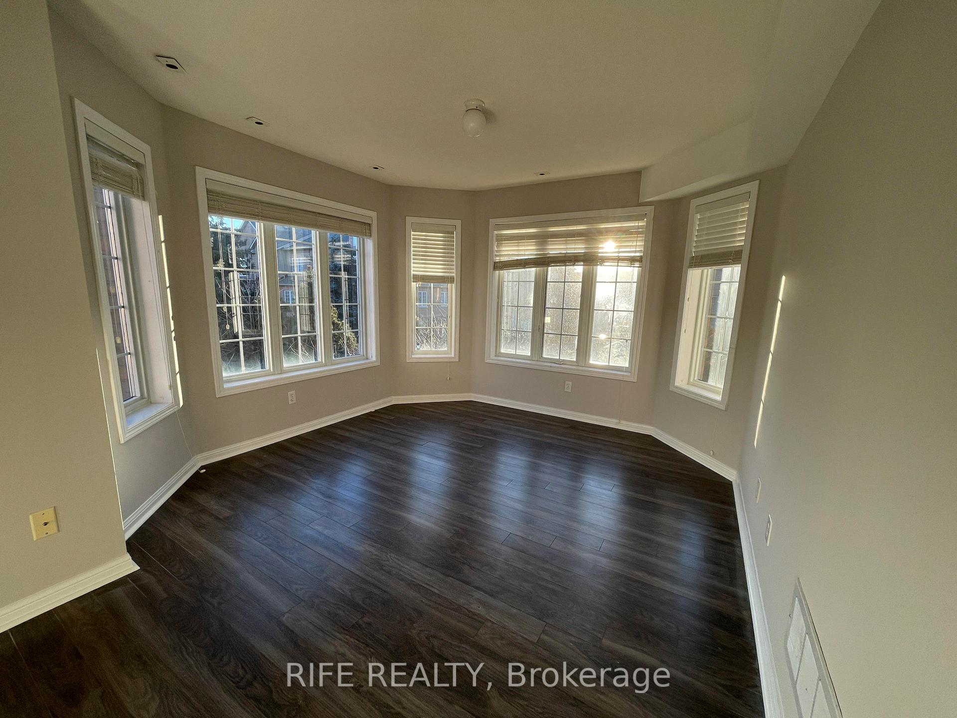 Photo 6 of Unit 1, 2 Alpen Way, Markham, Unionville — HOMEH