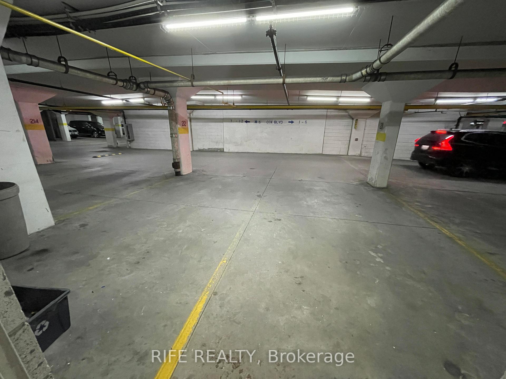 Photo 10 of Unit 1, 2 Alpen Way, Markham, Unionville — HOMEH
