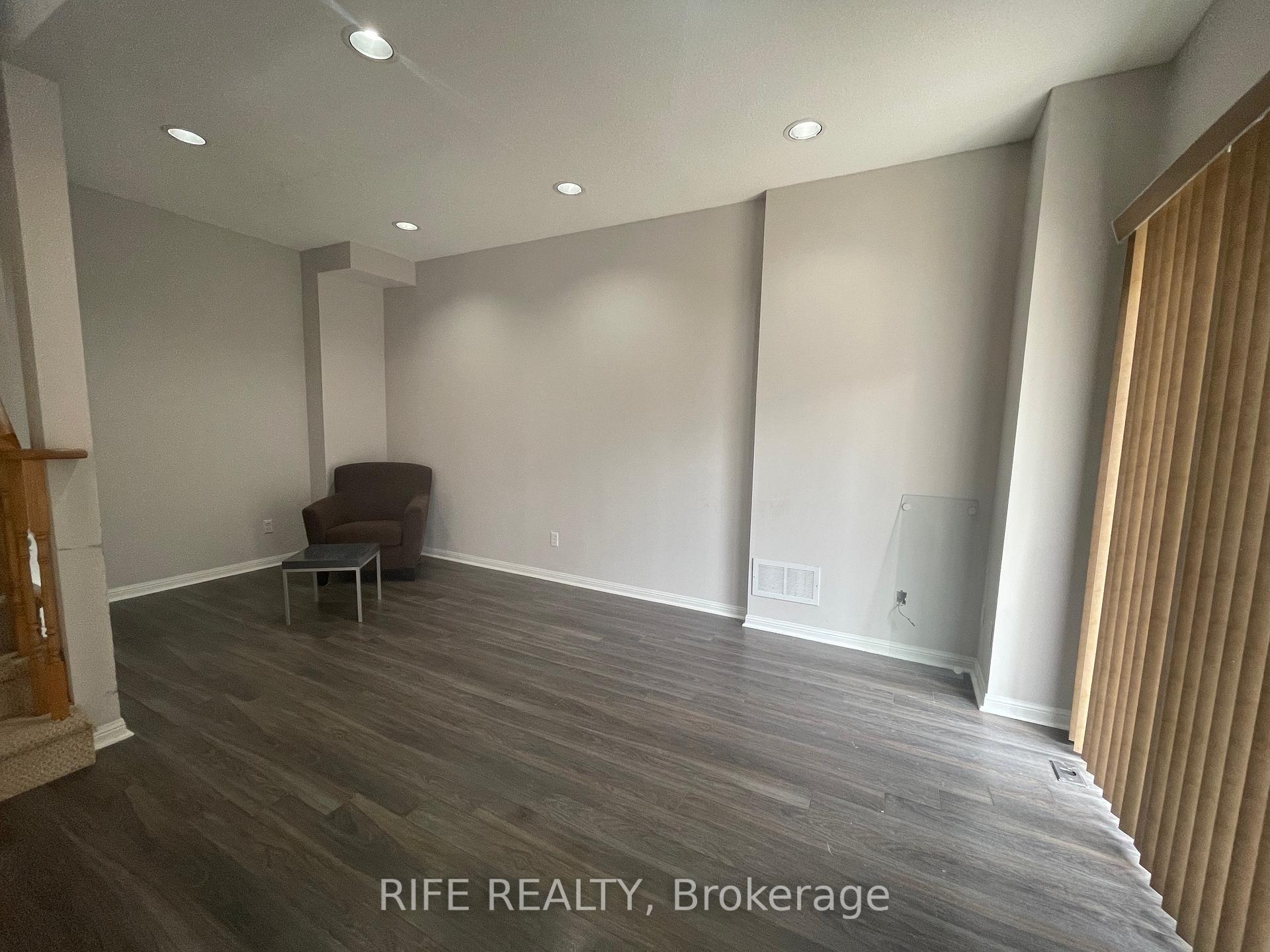 Photo 16 of Unit 1, 2 Alpen Way, Markham, Unionville — HOMEH