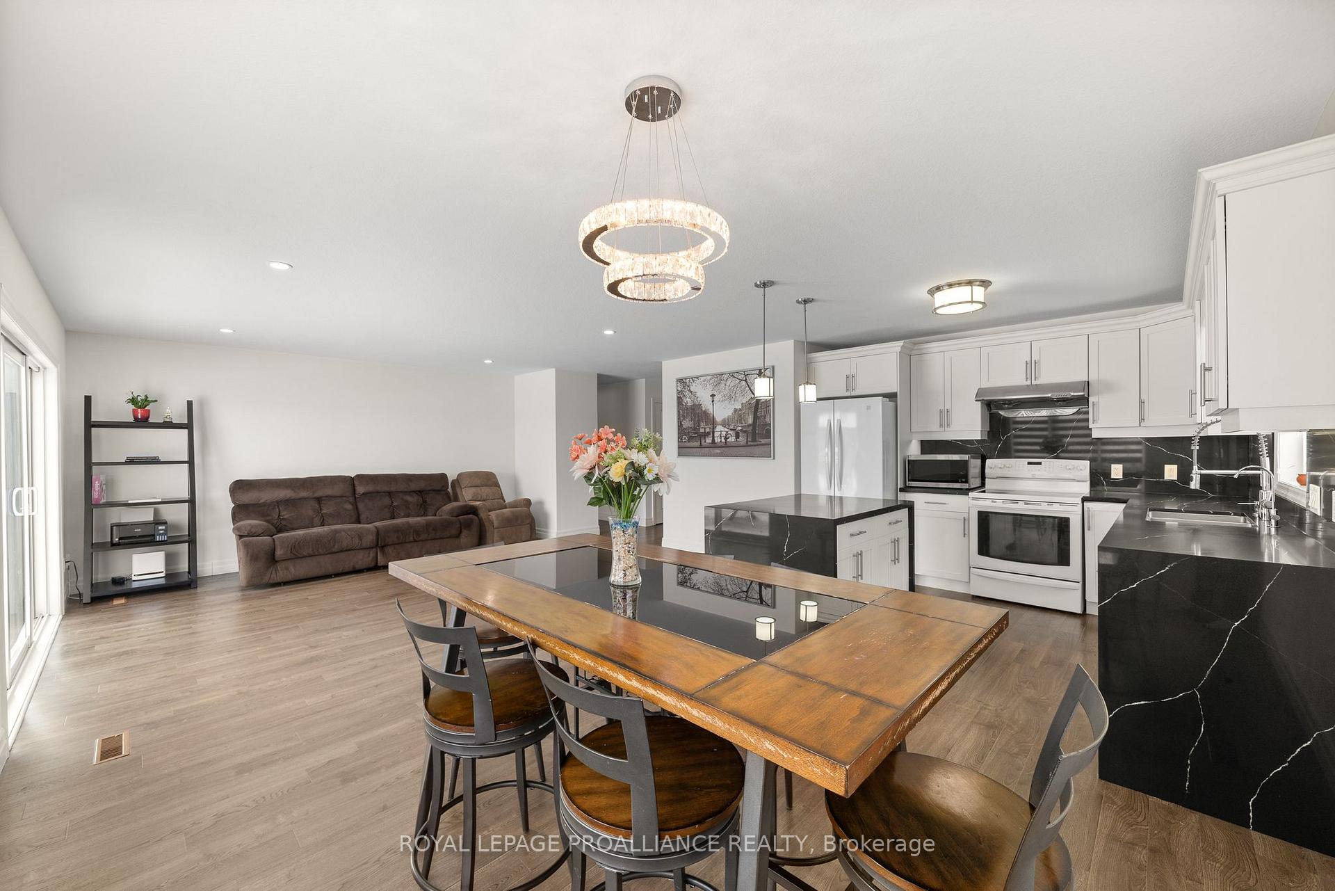 Photo 9 of 49 Tessa Boulevard, Belleville, Belleville Ward — HOMEH