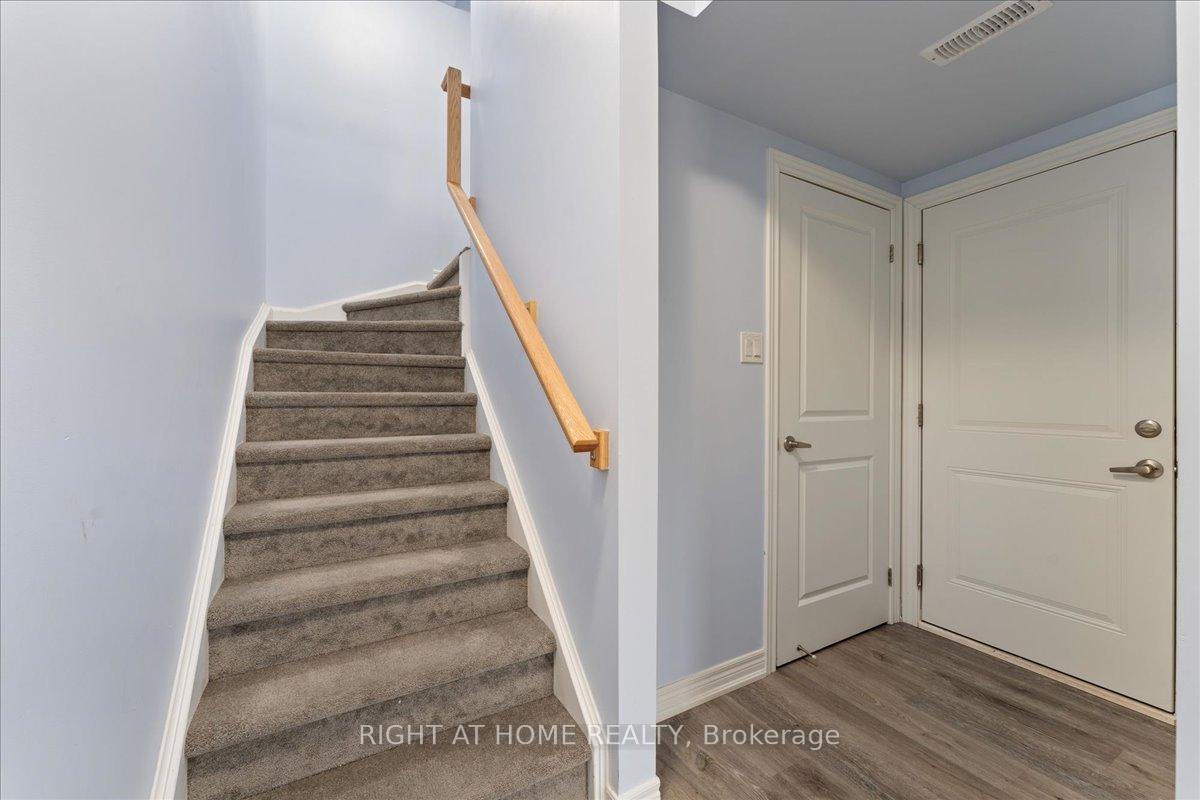 Photo 8 of 52 Dryden Lane, Hamilton, McQuesten — HOMEH