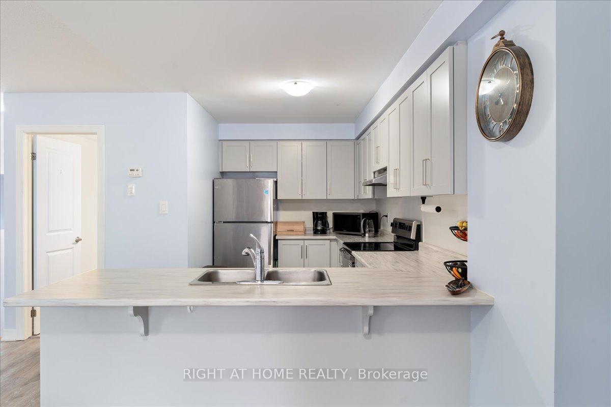 Photo 14 of 52 Dryden Lane, Hamilton, McQuesten — HOMEH