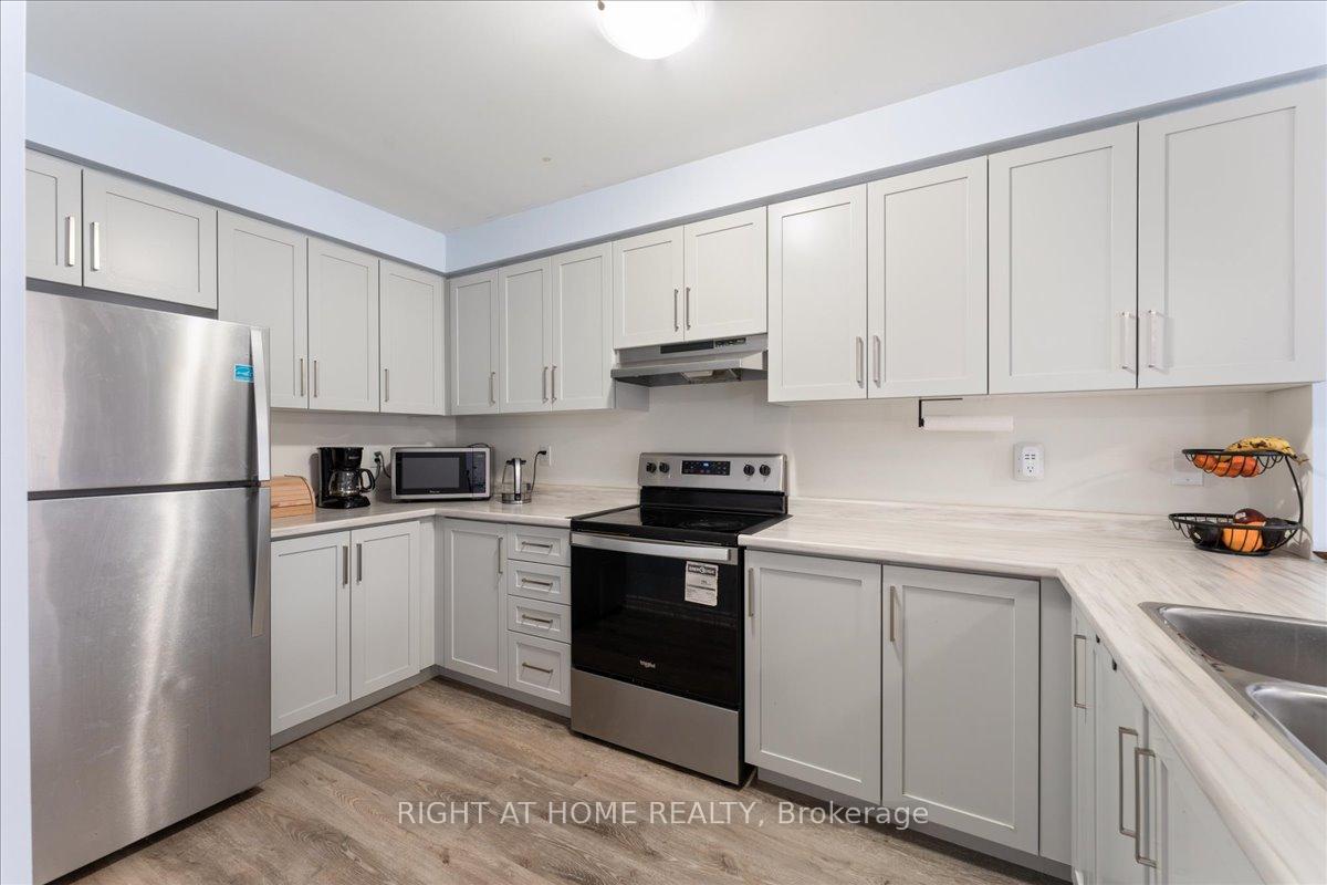 Photo 16 of 52 Dryden Lane, Hamilton, McQuesten — HOMEH