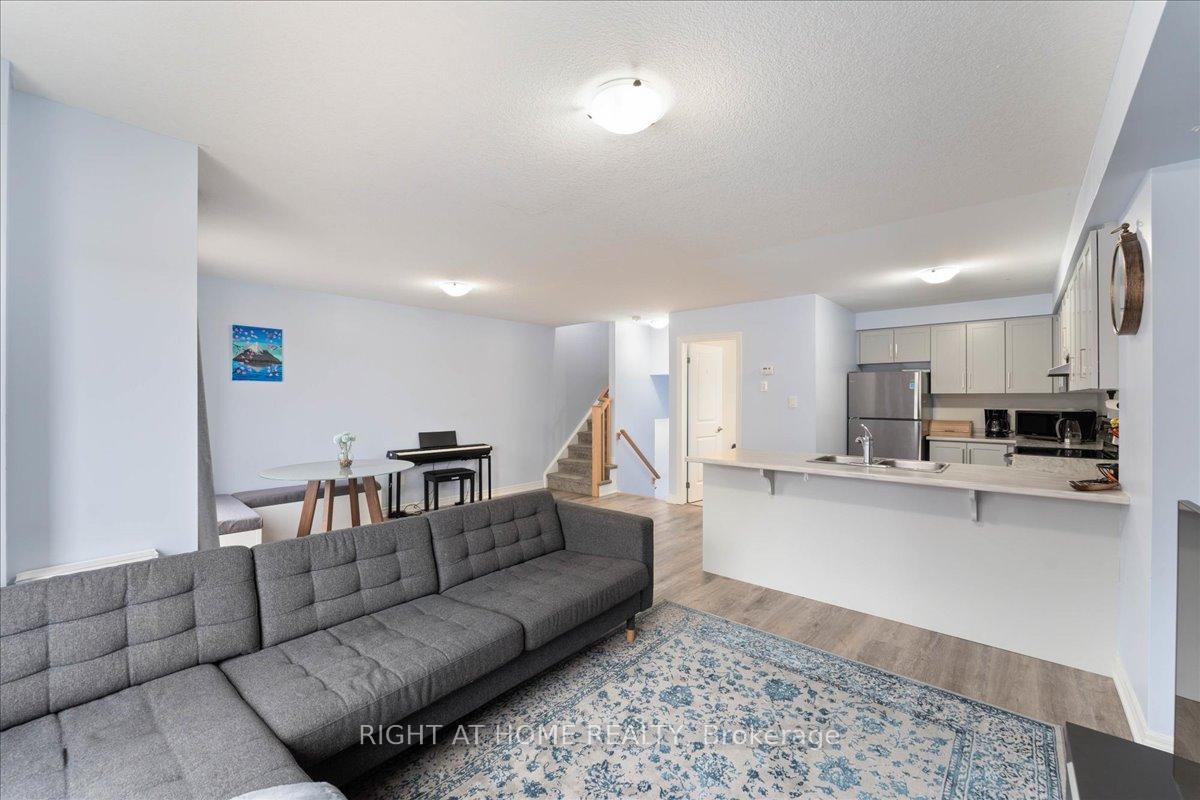 Photo 19 of 52 Dryden Lane, Hamilton, McQuesten — HOMEH
