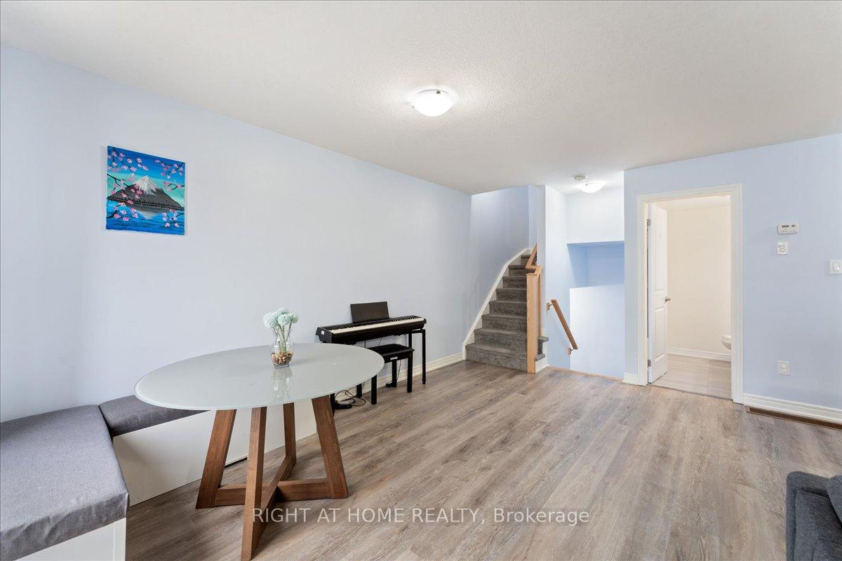 Photo 41 of 52 Dryden Lane, Hamilton, McQuesten — HOMEH