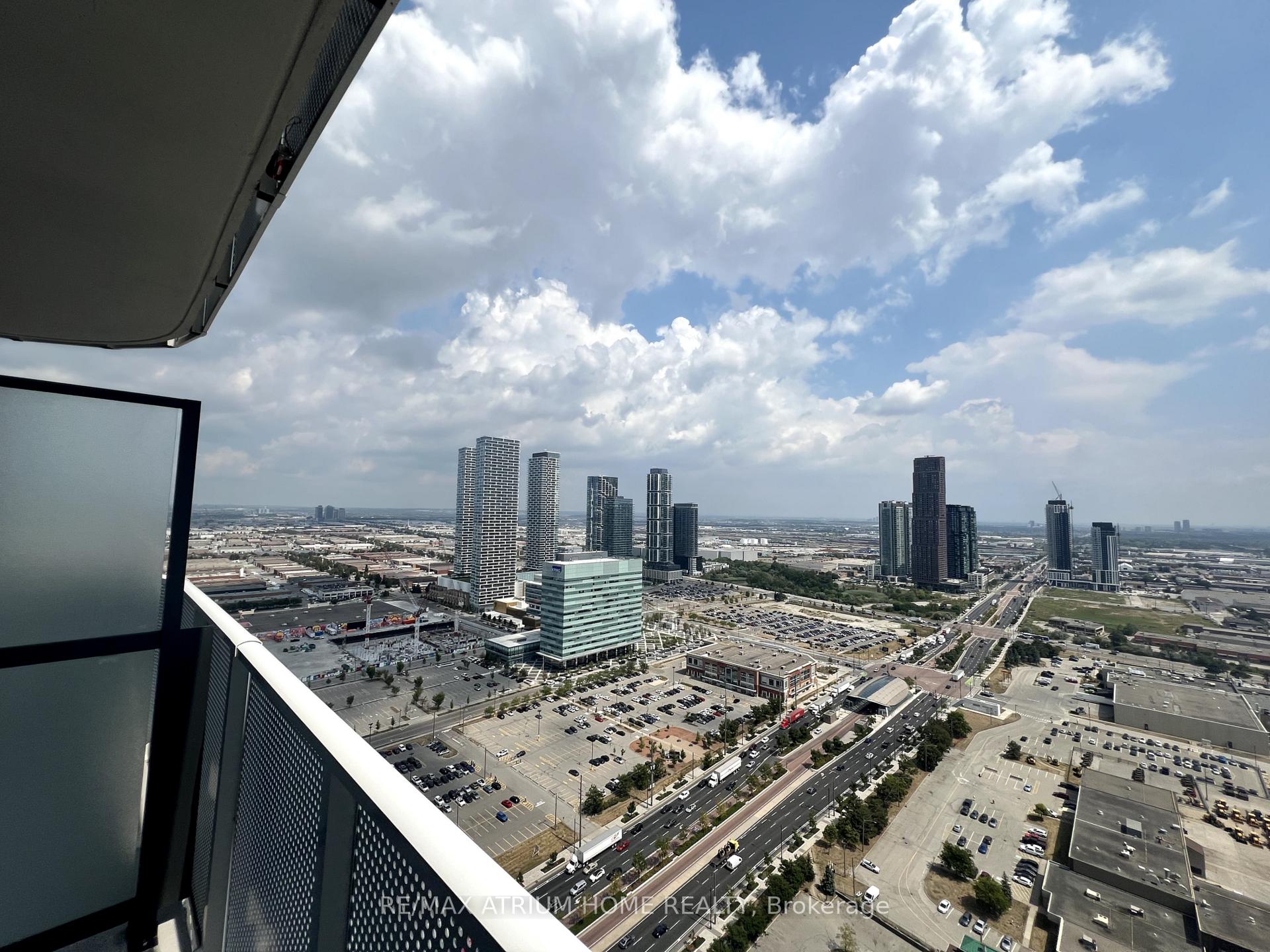 Photo 13 of Unit 4006, 28 Interchange Way, Vaughan, Vaughan Corporate Centre — HOMEH