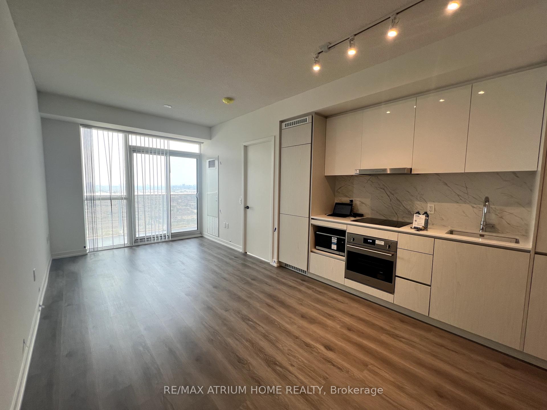 Photo 2 of Unit 4006, 28 Interchange Way, Vaughan, Vaughan Corporate Centre — HOMEH