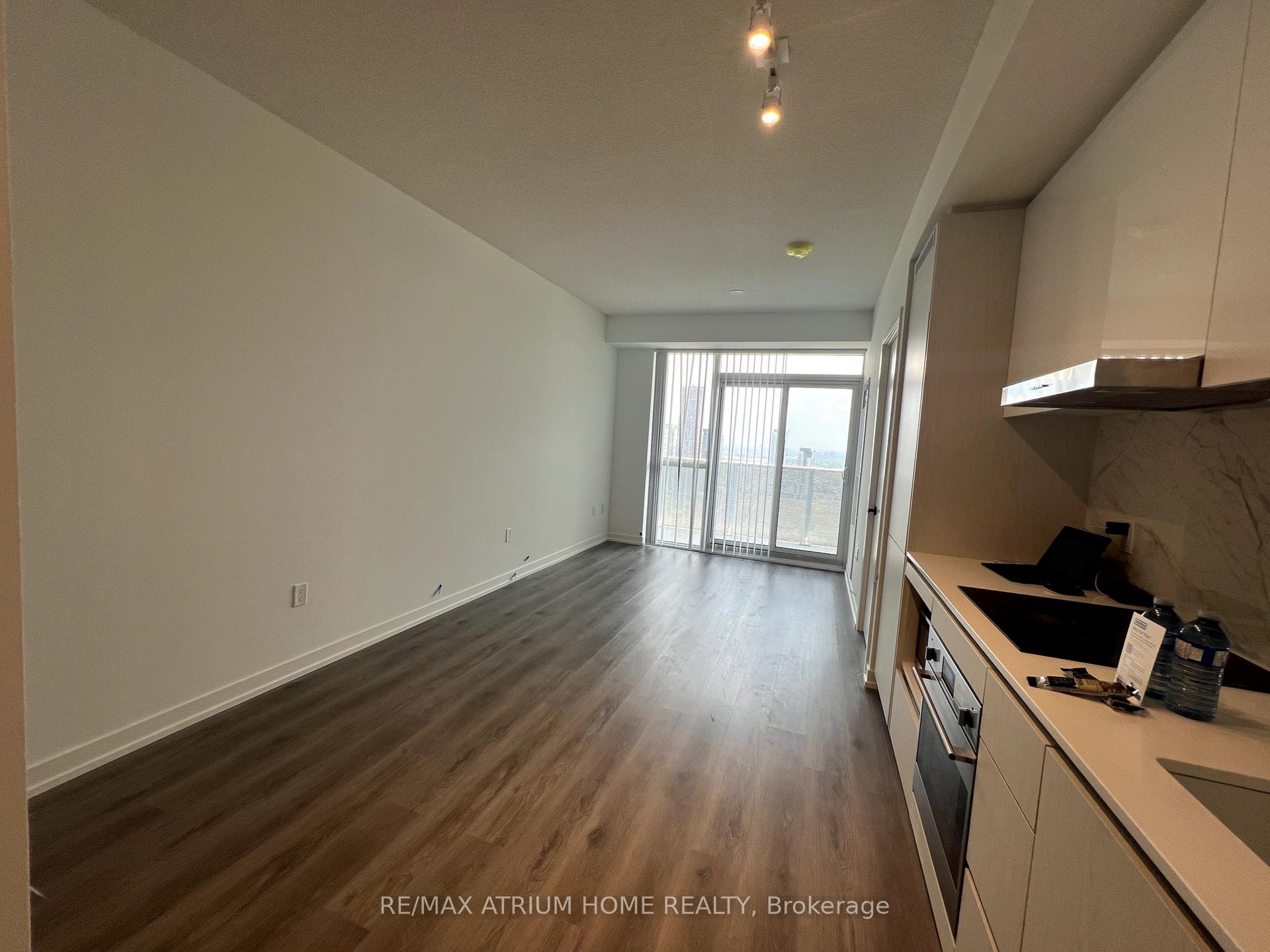 Photo 15 of Unit 4006, 28 Interchange Way, Vaughan, Vaughan Corporate Centre — HOMEH