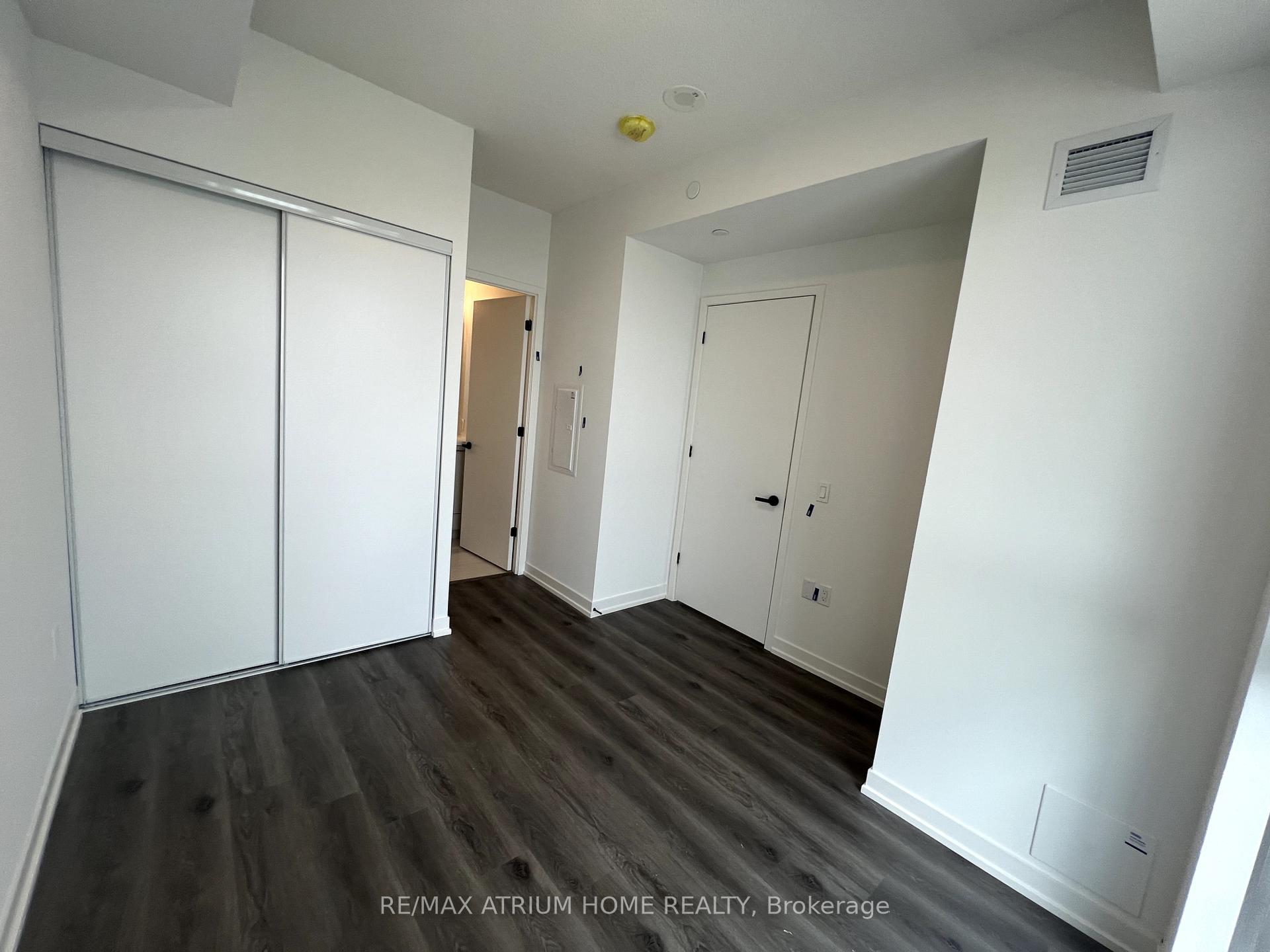 Photo 23 of Unit 4006, 28 Interchange Way, Vaughan, Vaughan Corporate Centre — HOMEH