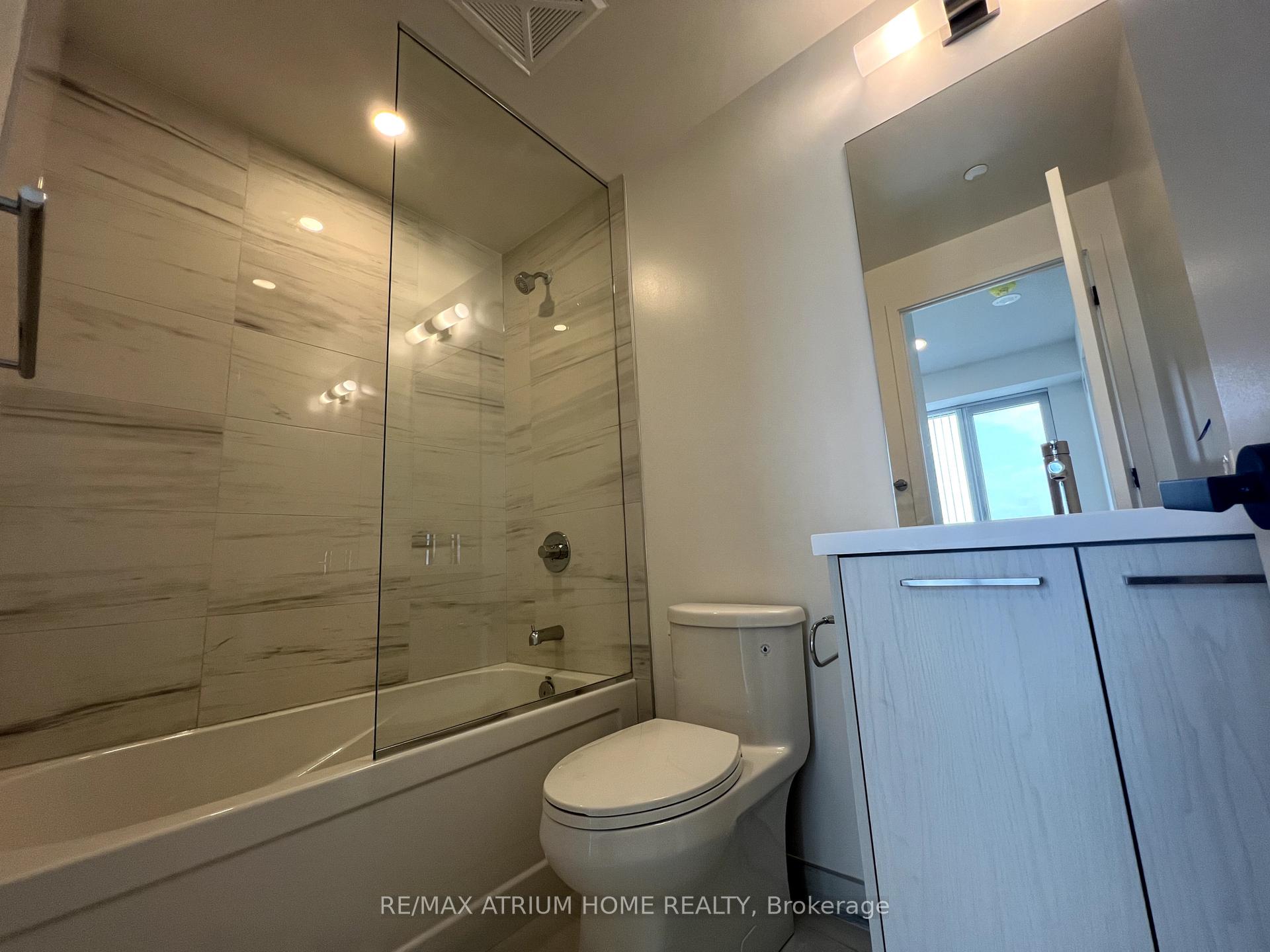 Photo 24 of Unit 4006, 28 Interchange Way, Vaughan, Vaughan Corporate Centre — HOMEH