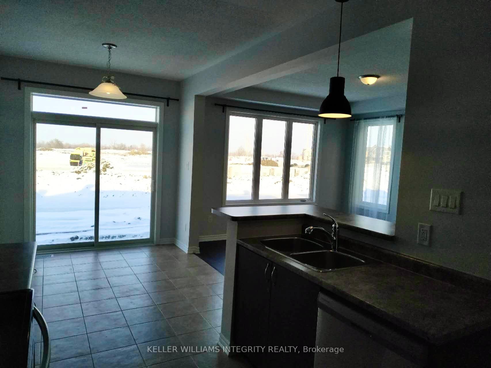 Photo 3 of 2291 Watercolours Way, Ottawa, Barrhaven - Half Moon Bay — HOMEH
