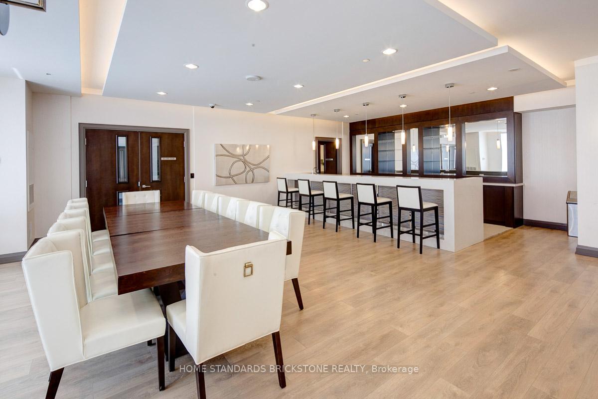 Photo 11 of Unit 2802, 7171 Yonge Street, Markham, Thornhill — HOMEH
