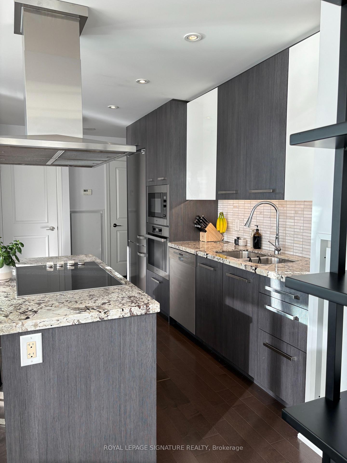 Photo 3 of Unit 4510, 8 The Esplanade, Toronto, Waterfront Communities — HOMEH