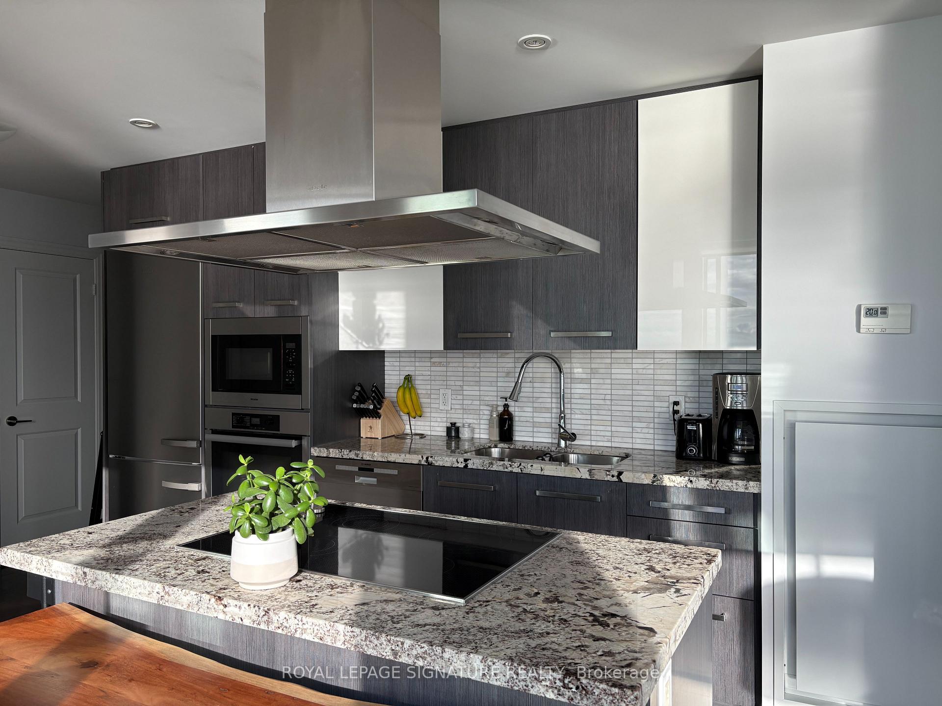 Photo 10 of Unit 4510, 8 The Esplanade, Toronto, Waterfront Communities — HOMEH