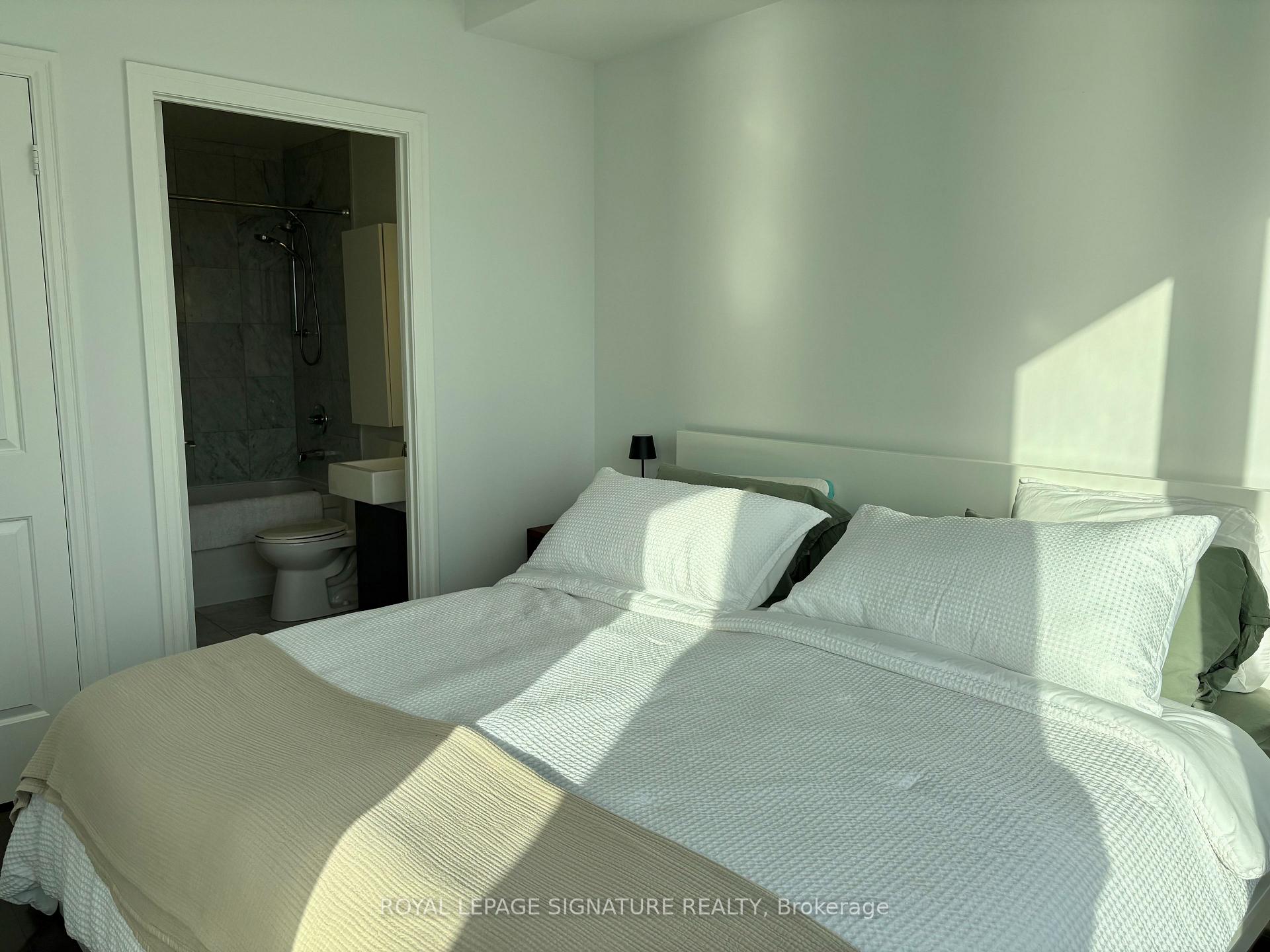 Photo 11 of Unit 4510, 8 The Esplanade, Toronto, Waterfront Communities — HOMEH
