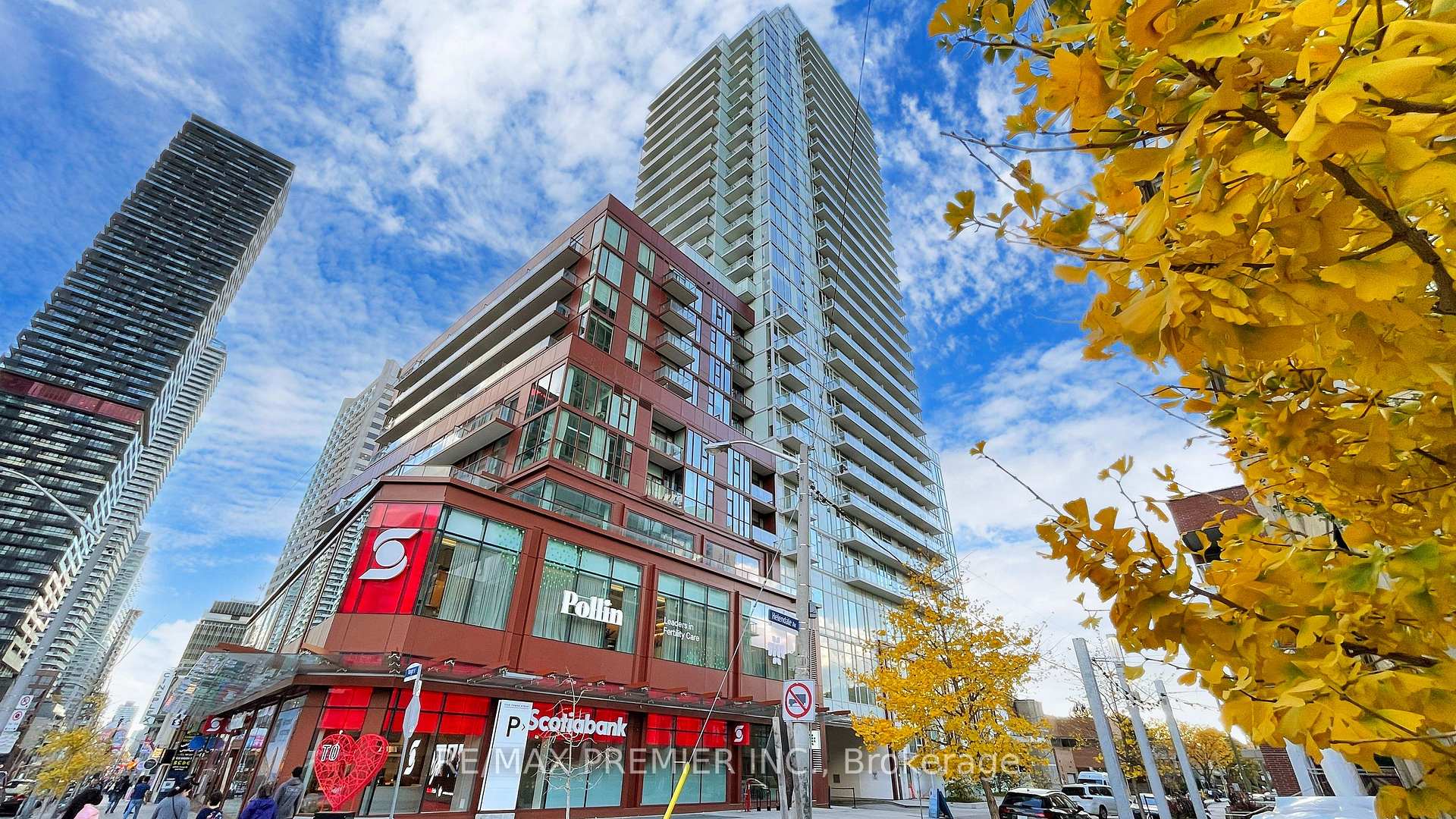 Front of Unit 2809, 33 Helendale Avenue