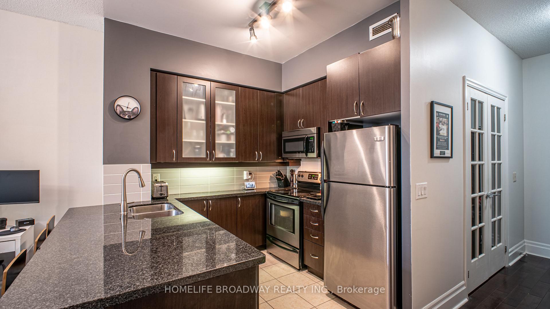Photo 4 of Unit 112A, 1 Upper Duke Crescent, Markham, Unionville — HOMEH