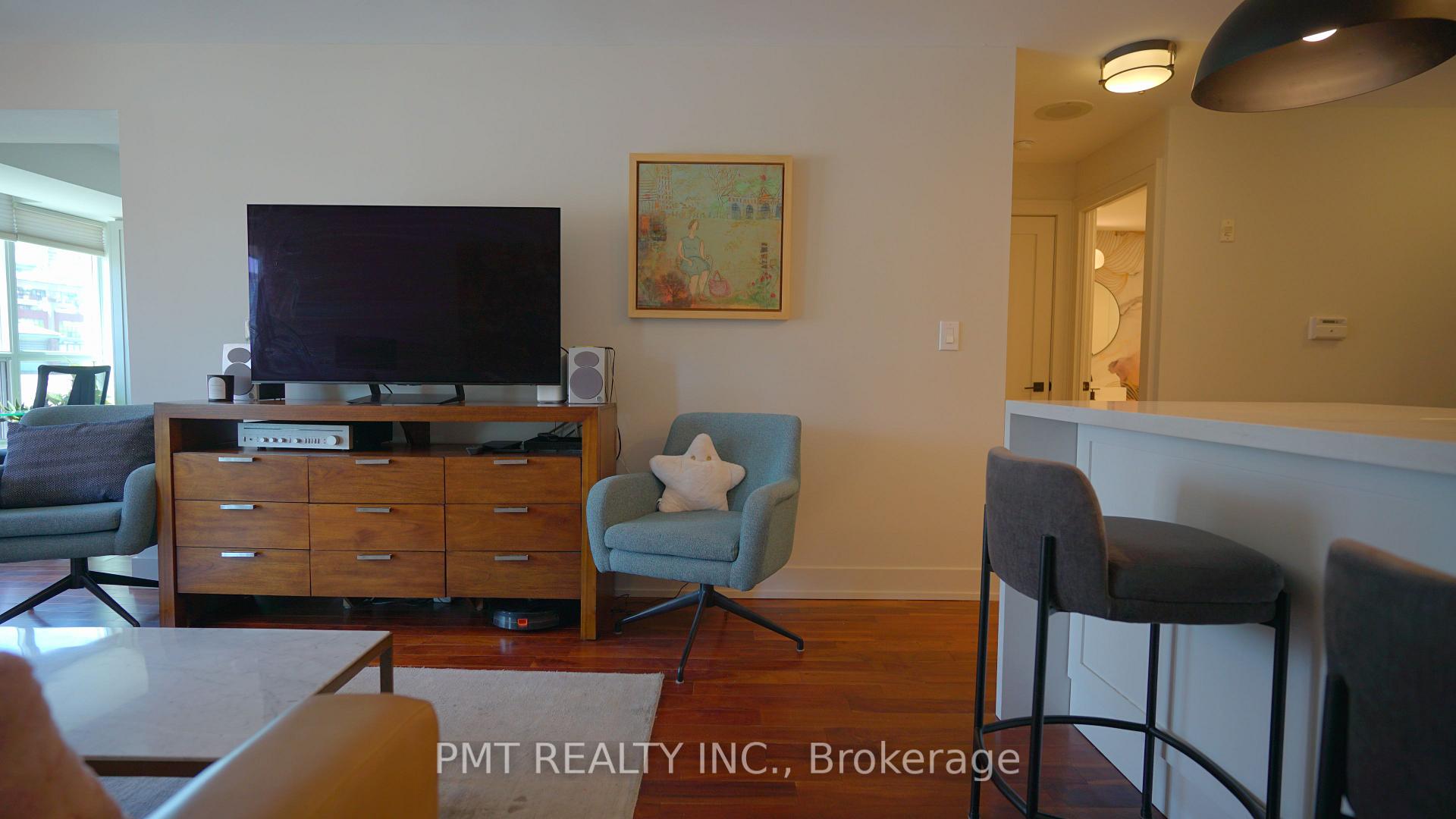 Photo 4 of Unit 739, 109 Front Street E, Toronto, Moss Park — HOMEH