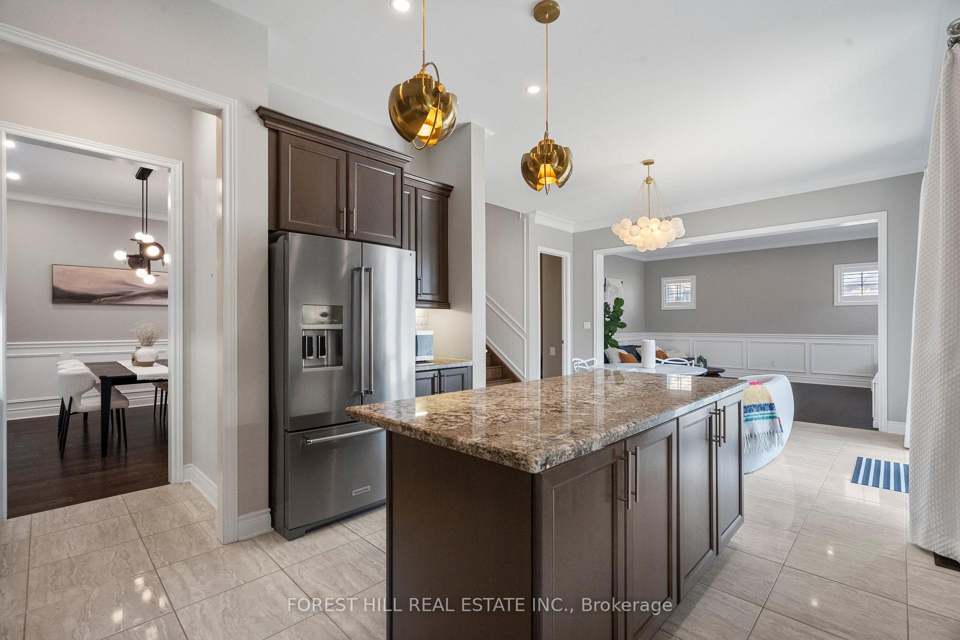 Photo 9 of 17 Ken Sinclair Crescent, Aurora, Aurora Estates — HOMEH