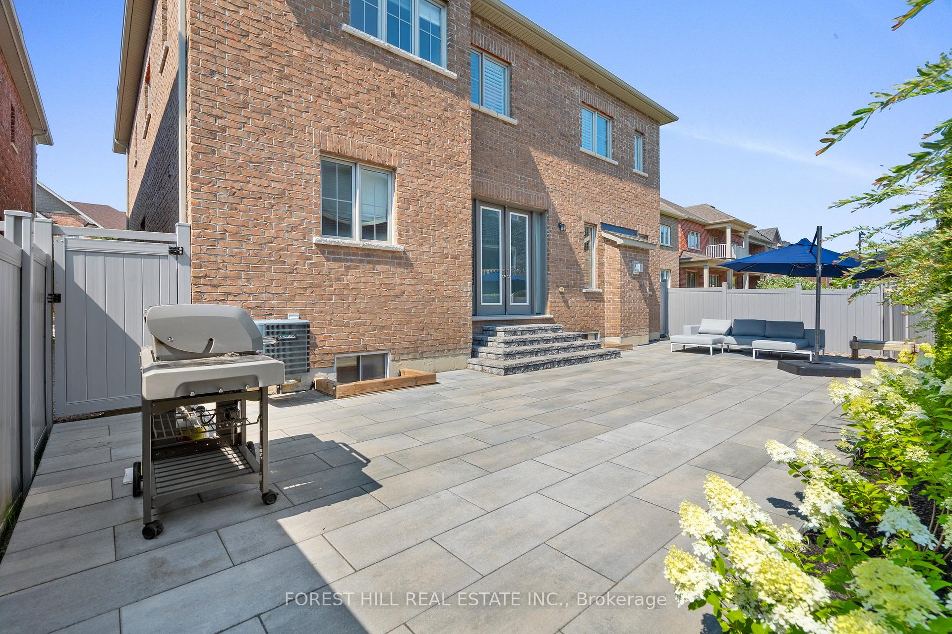 Photo 34 of 17 Ken Sinclair Crescent, Aurora, Aurora Estates — HOMEH