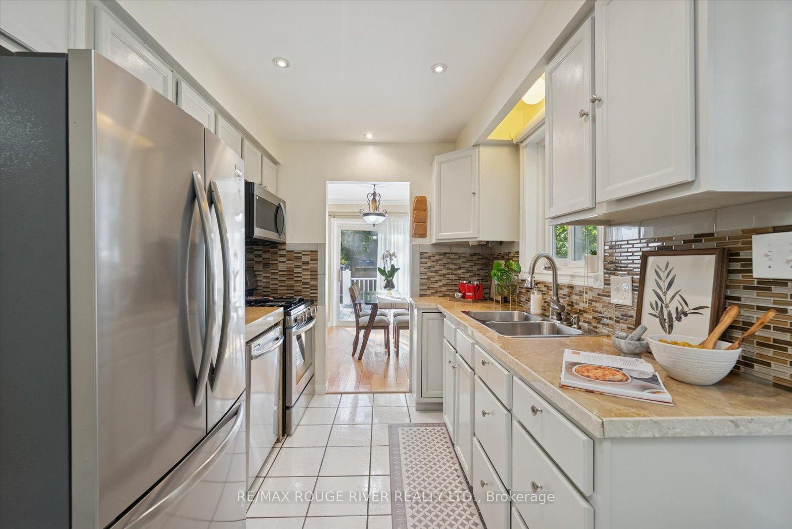 Photo 7 of 55 Loscombe Drive, Clarington, Bowmanville — HOMEH