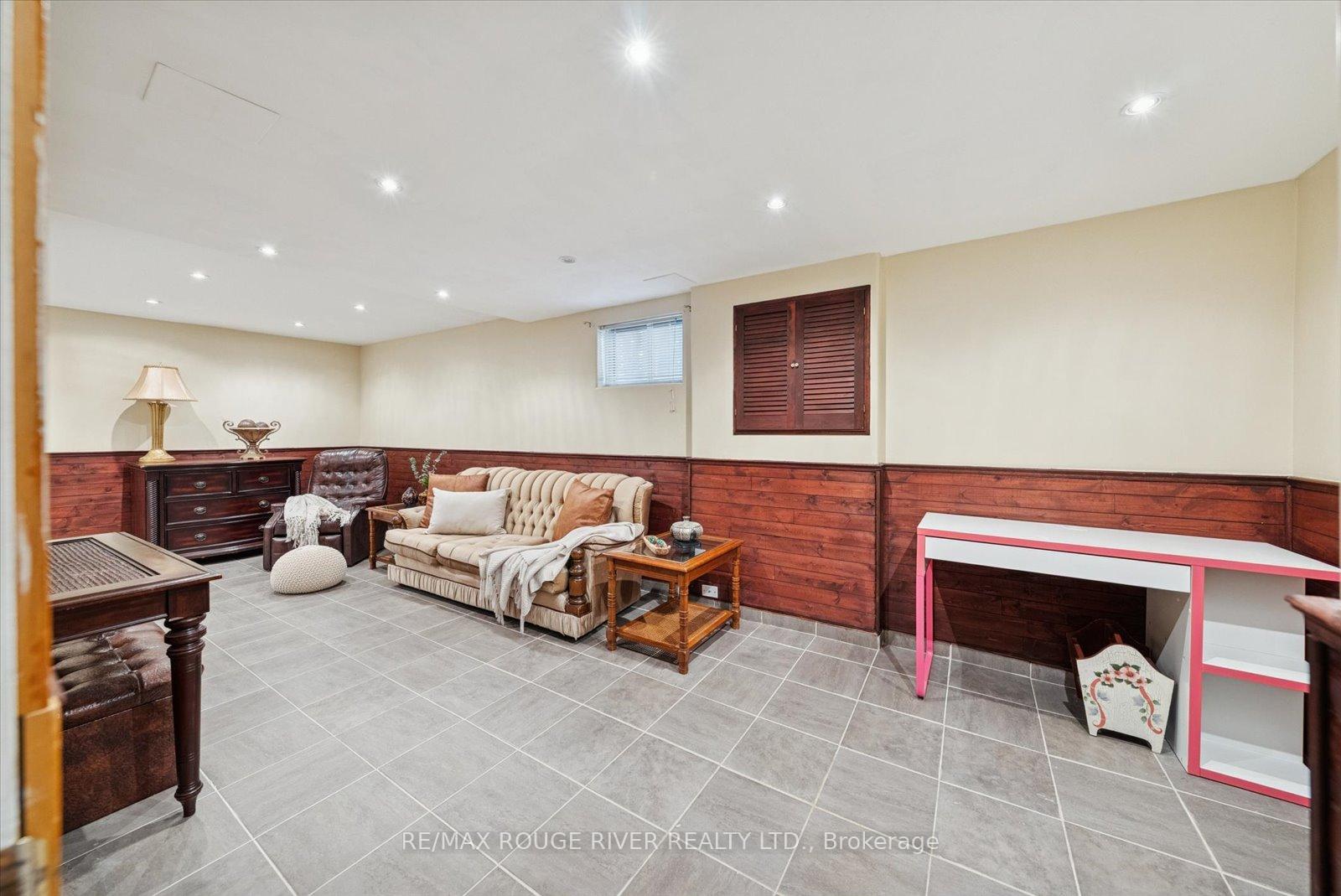 Photo 18 of 55 Loscombe Drive, Clarington, Bowmanville — HOMEH