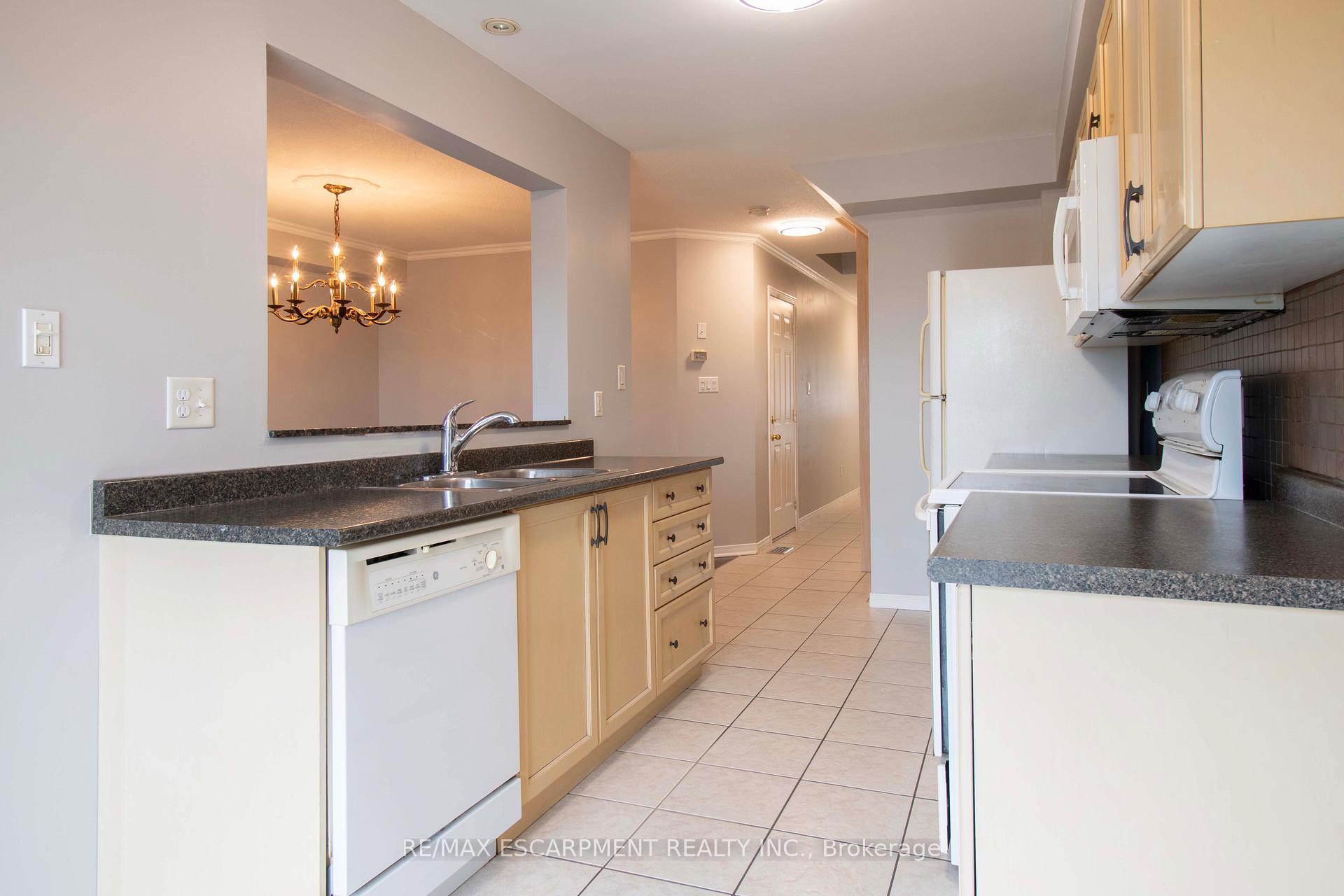 Photo 15 of Unit 37, 7 Southside Place, Hamilton, Mountview — HOMEH