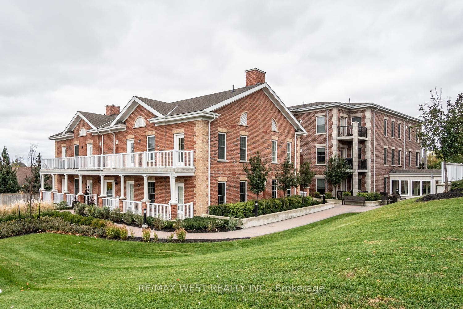 Front of Unit 201, 10360 Islington Avenue