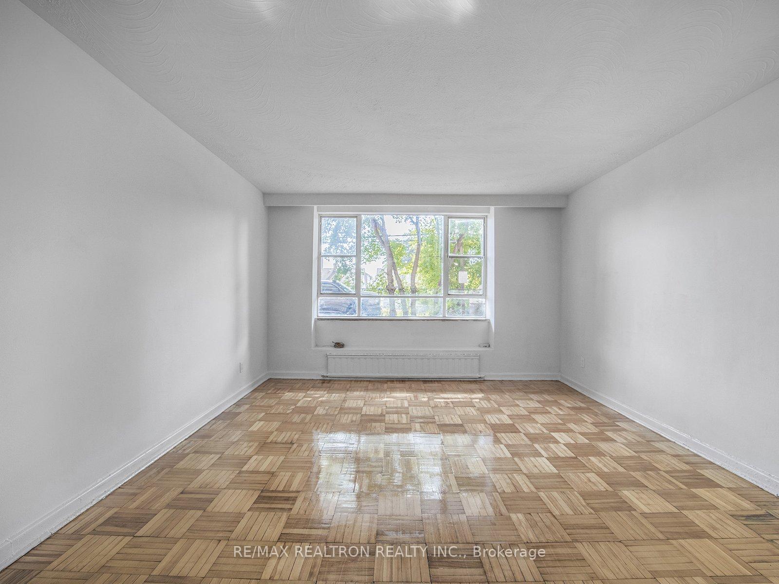 Photo 2 of Unit 501, 165 Cosburn Avenue, Toronto, Danforth Village-East York — HOMEH