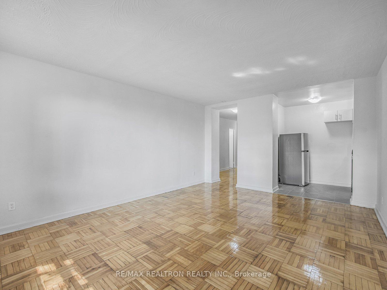 Photo 4 of Unit 501, 165 Cosburn Avenue, Toronto, Danforth Village-East York — HOMEH
