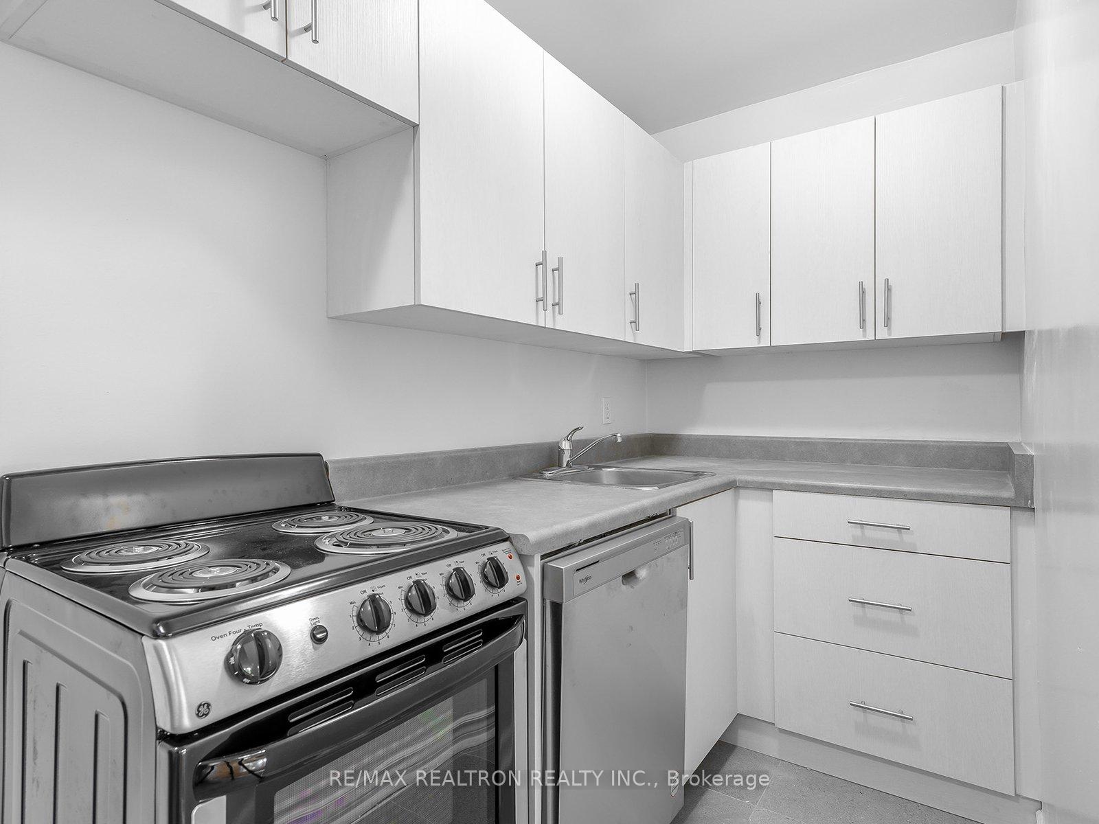 Photo 6 of Unit 501, 165 Cosburn Avenue, Toronto, Danforth Village-East York — HOMEH