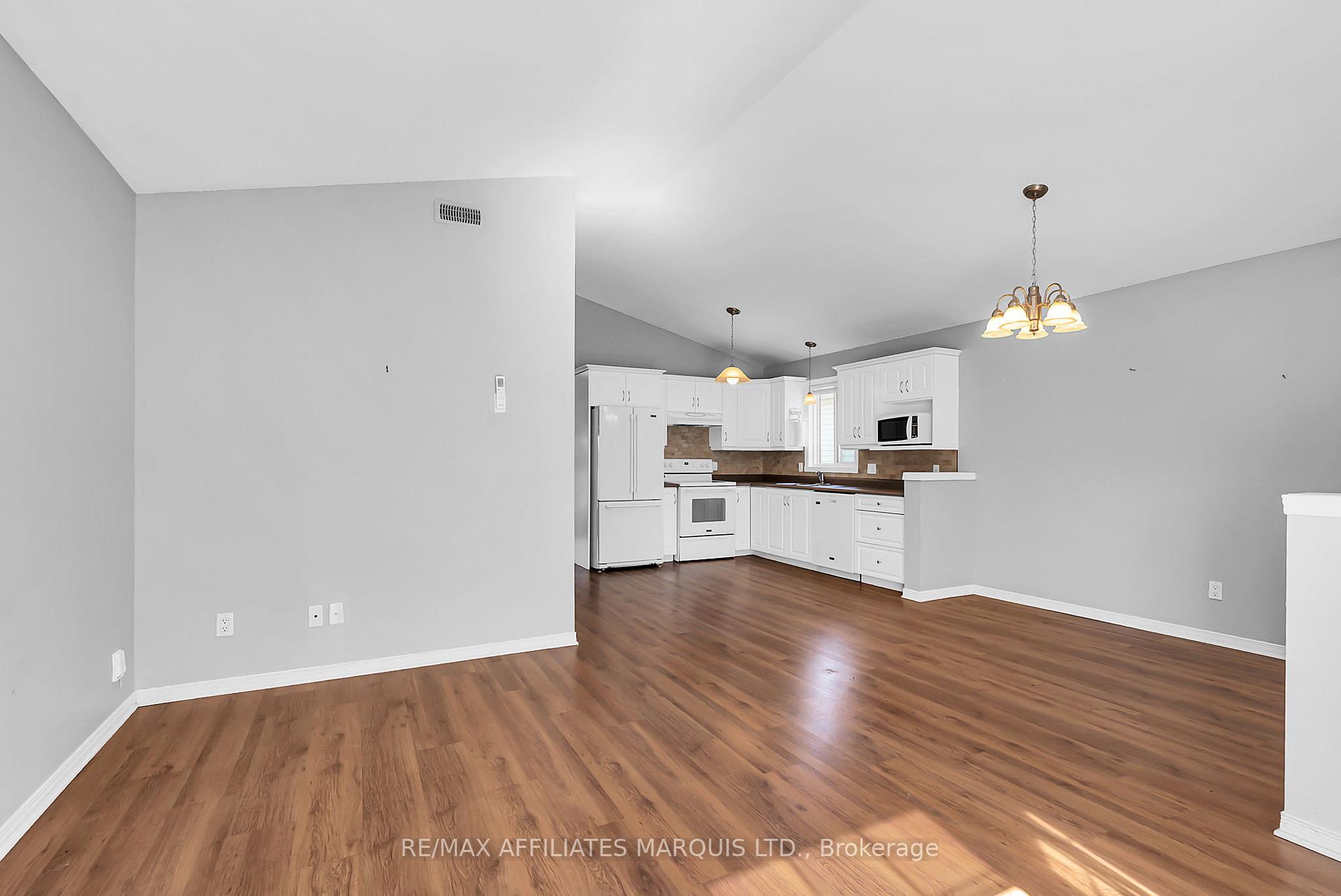 Photo 6 of 1542 Joseph Court, Cornwall — HOMEH