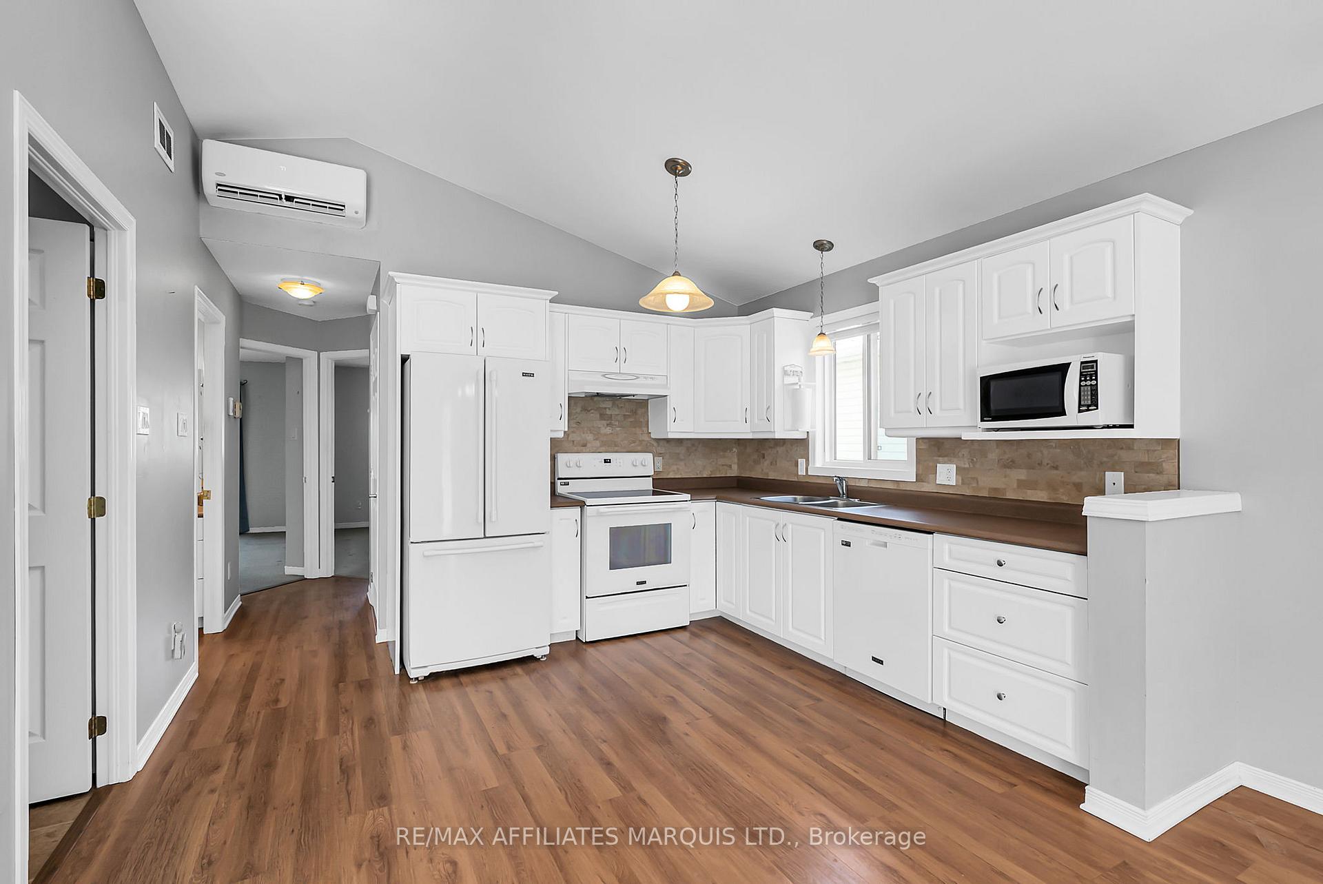 Photo 8 of 1542 Joseph Court, Cornwall — HOMEH