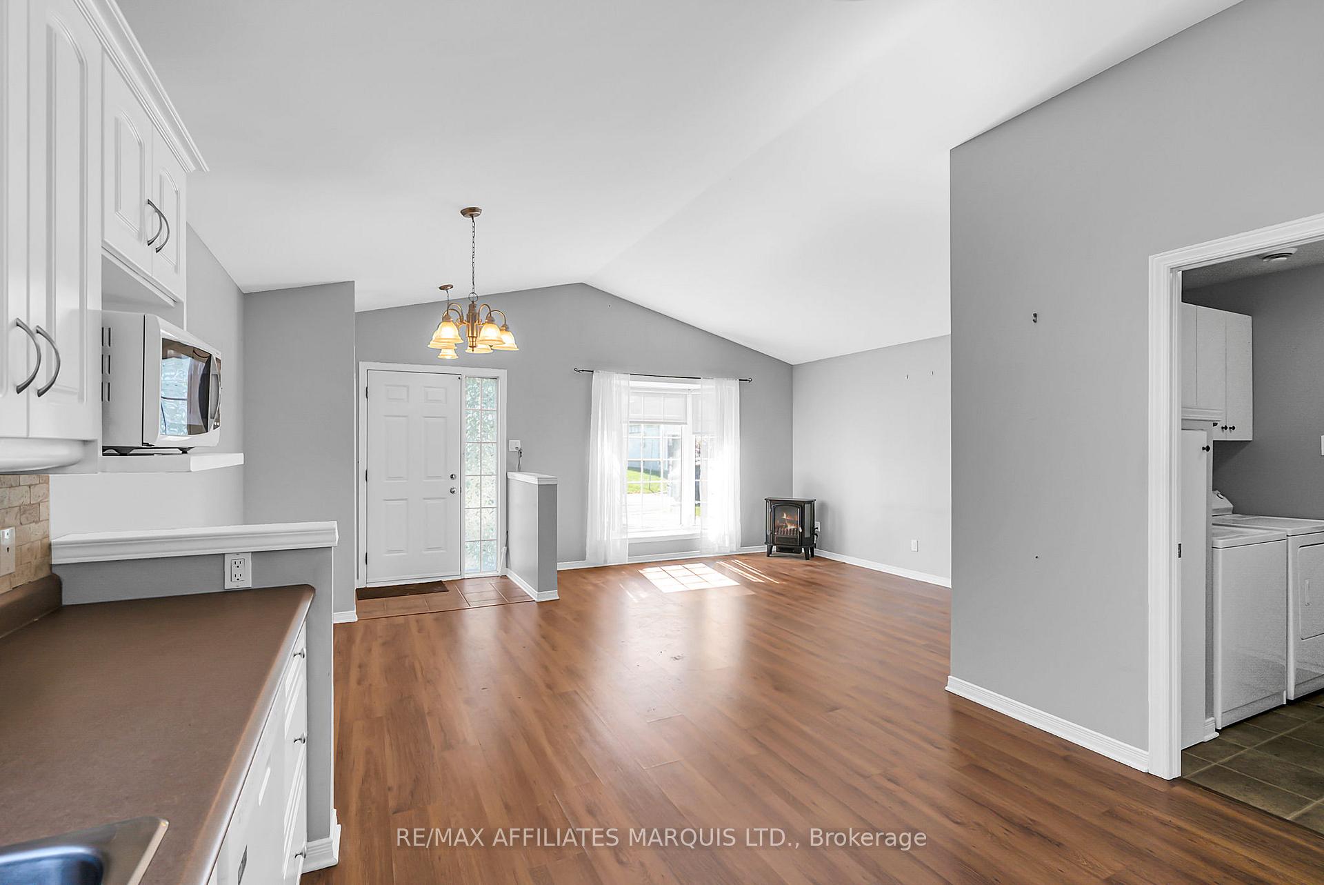 Photo 11 of 1542 Joseph Court, Cornwall — HOMEH