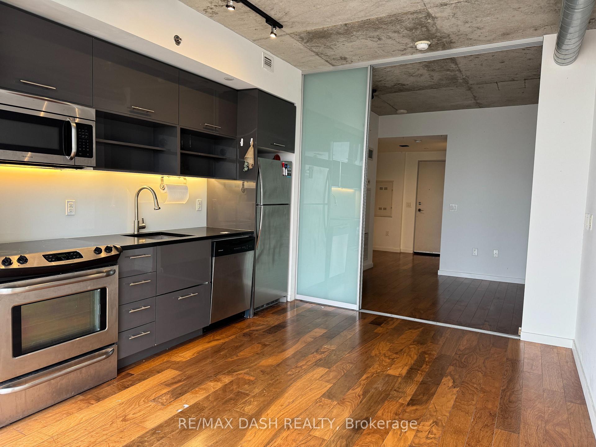 Photo 1 of Unit 802, 32 Trolley Crescent, Toronto, Waterfront Communities — HOMEH