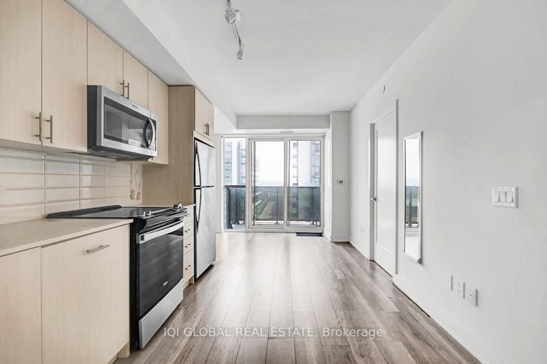 Front of Unit 1514, 2550 Simcoe Street N