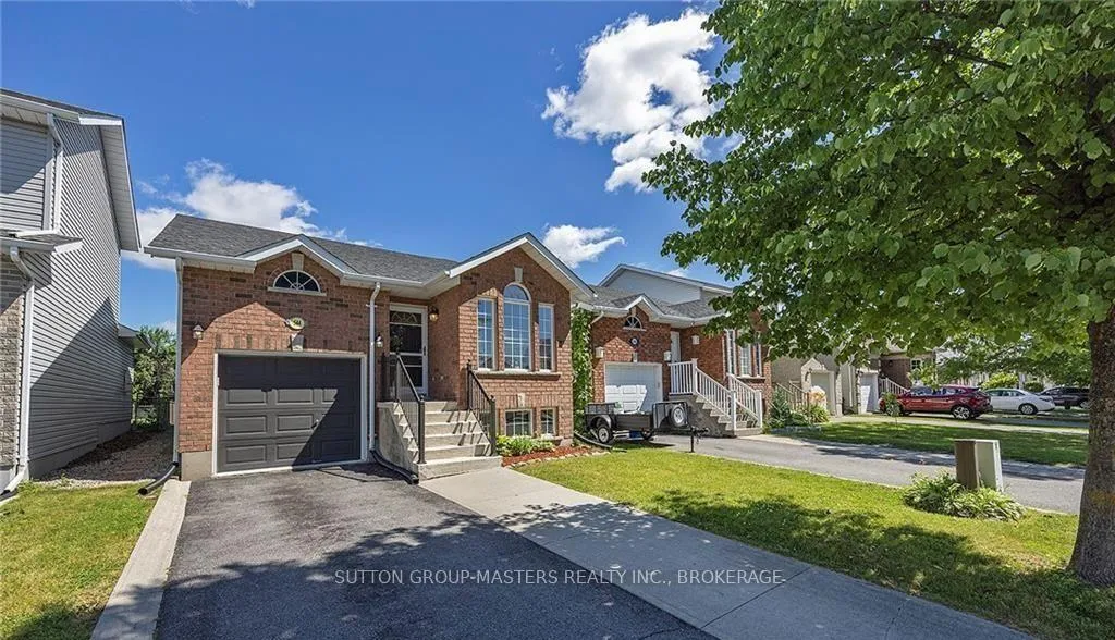 Front of 544 Freeman Crescent