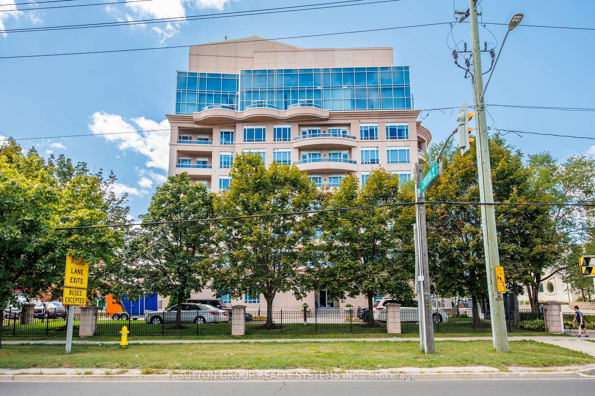 Photo 1 of Unit 302, 1 Cordoba Drive, Vaughan, Lakeview Estates — HOMEH