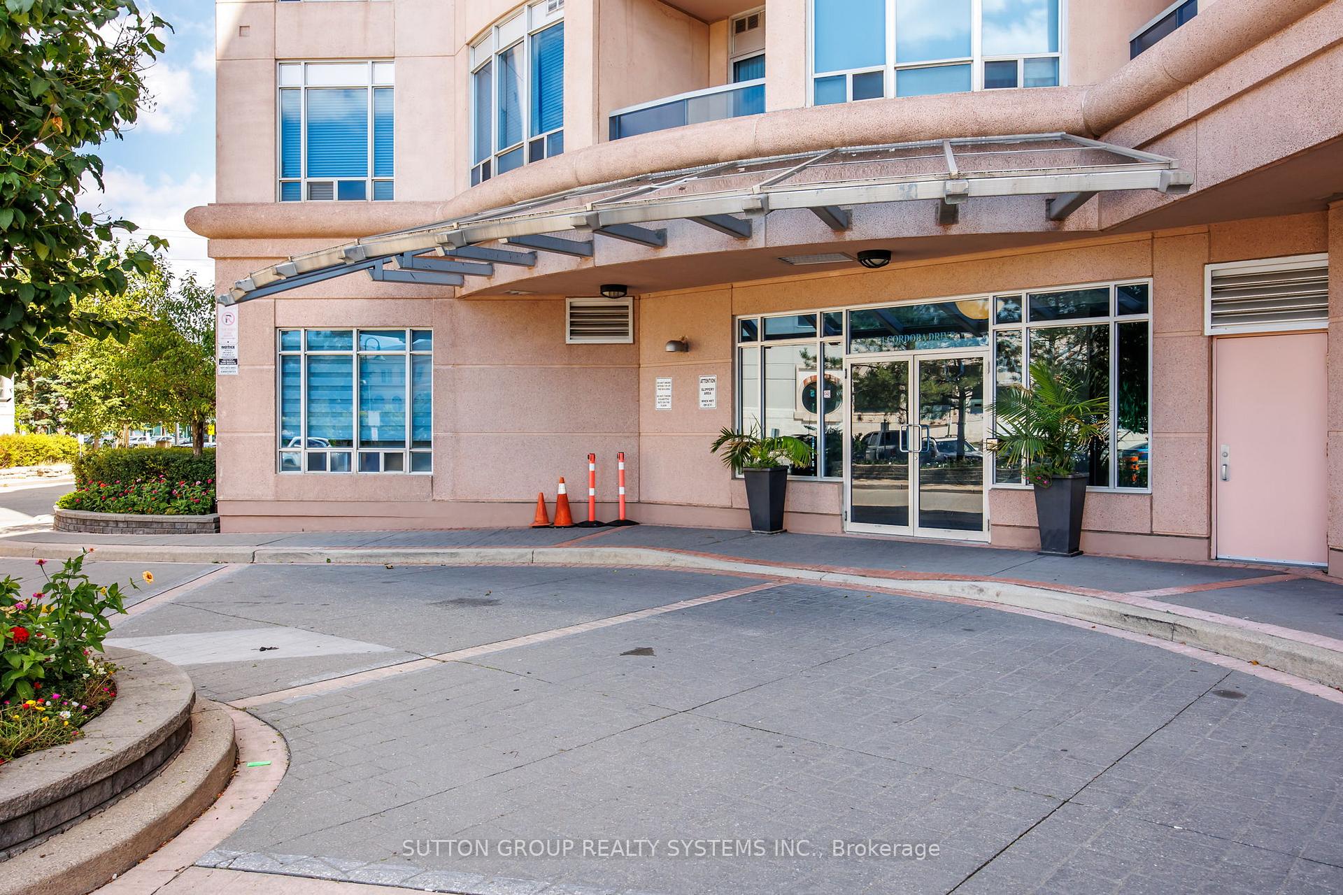 Photo 4 of Unit 302, 1 Cordoba Drive, Vaughan, Lakeview Estates — HOMEH