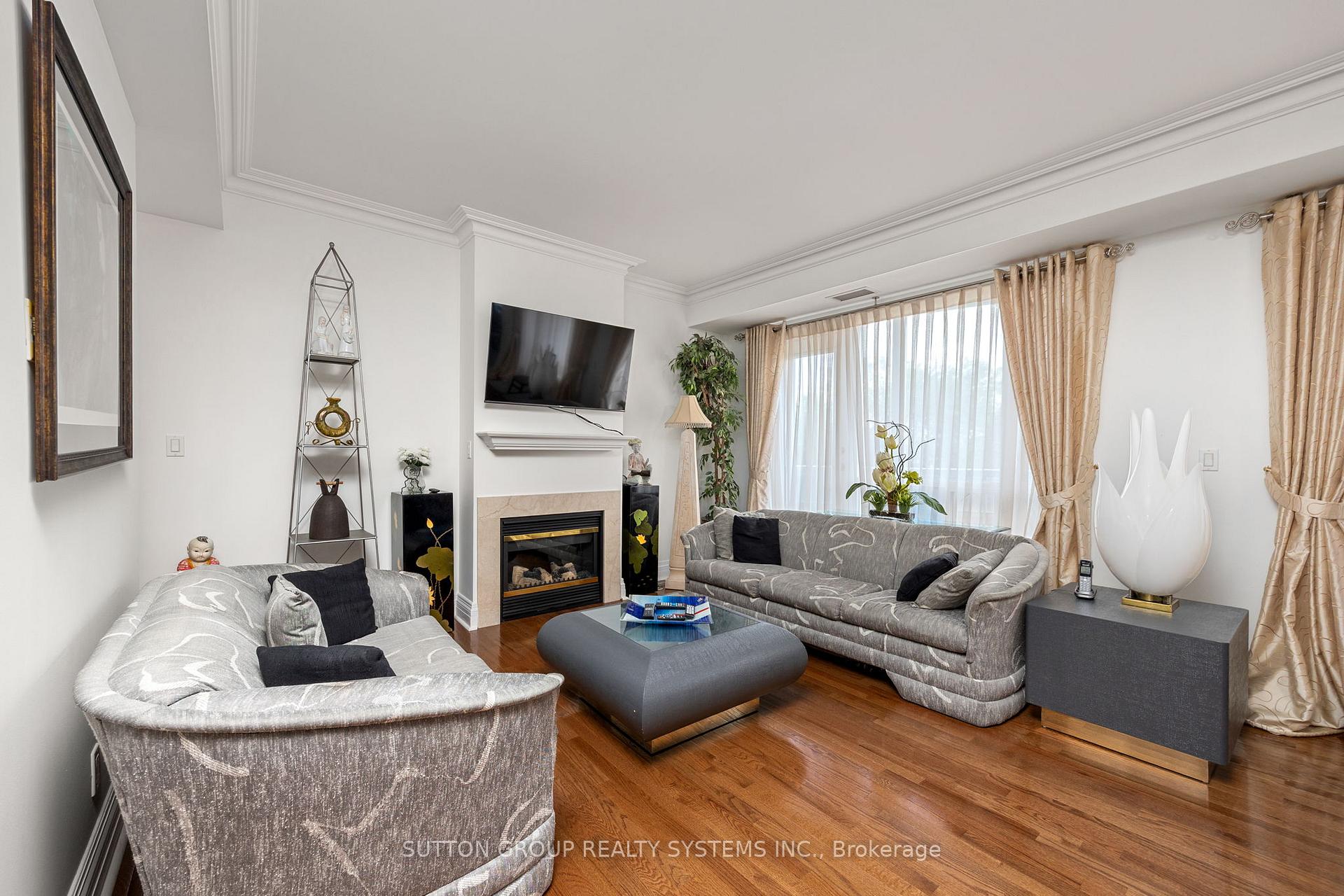 Photo 6 of Unit 302, 1 Cordoba Drive, Vaughan, Lakeview Estates — HOMEH