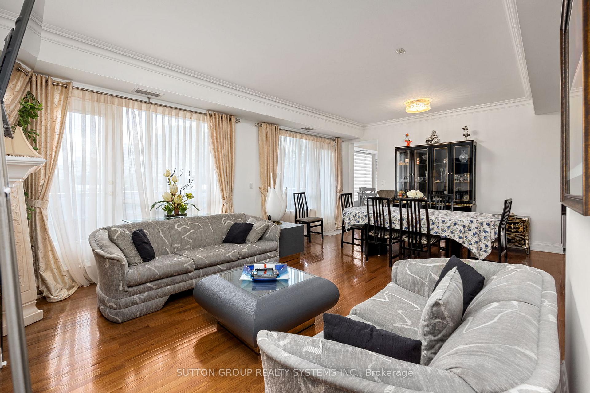 Photo 8 of Unit 302, 1 Cordoba Drive, Vaughan, Lakeview Estates — HOMEH