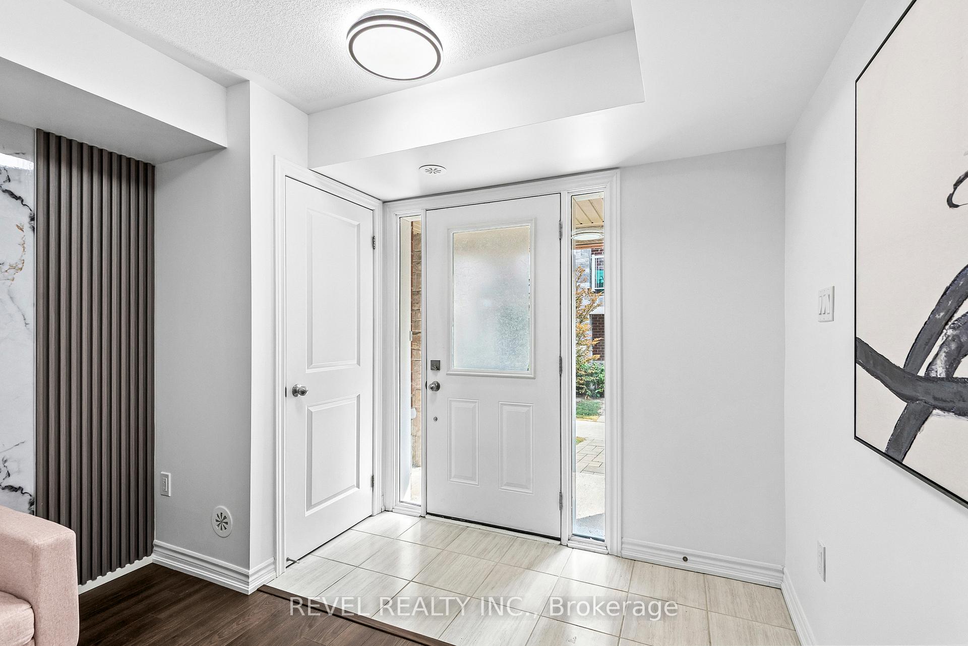 Photo 4 of 2621 Garrison Crossing, Pickering, Duffin Heights — HOMEH