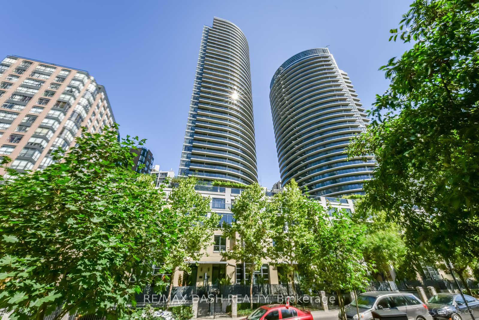 Front of Unit 1510, 21 Carlton Street