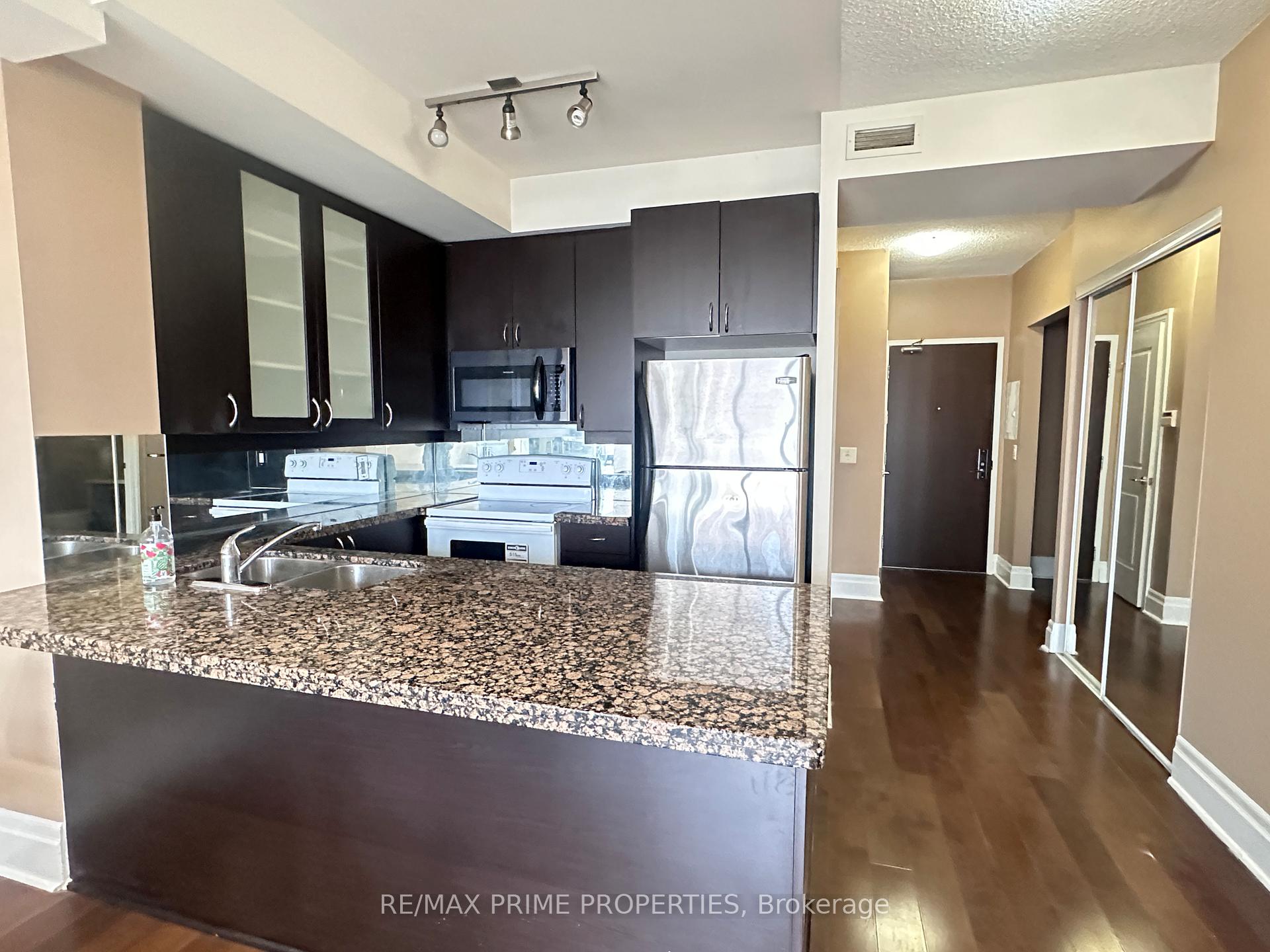 Photo 14 of Unit 310, 21 Upper Duke Crescent, Markham, Unionville — HOMEH