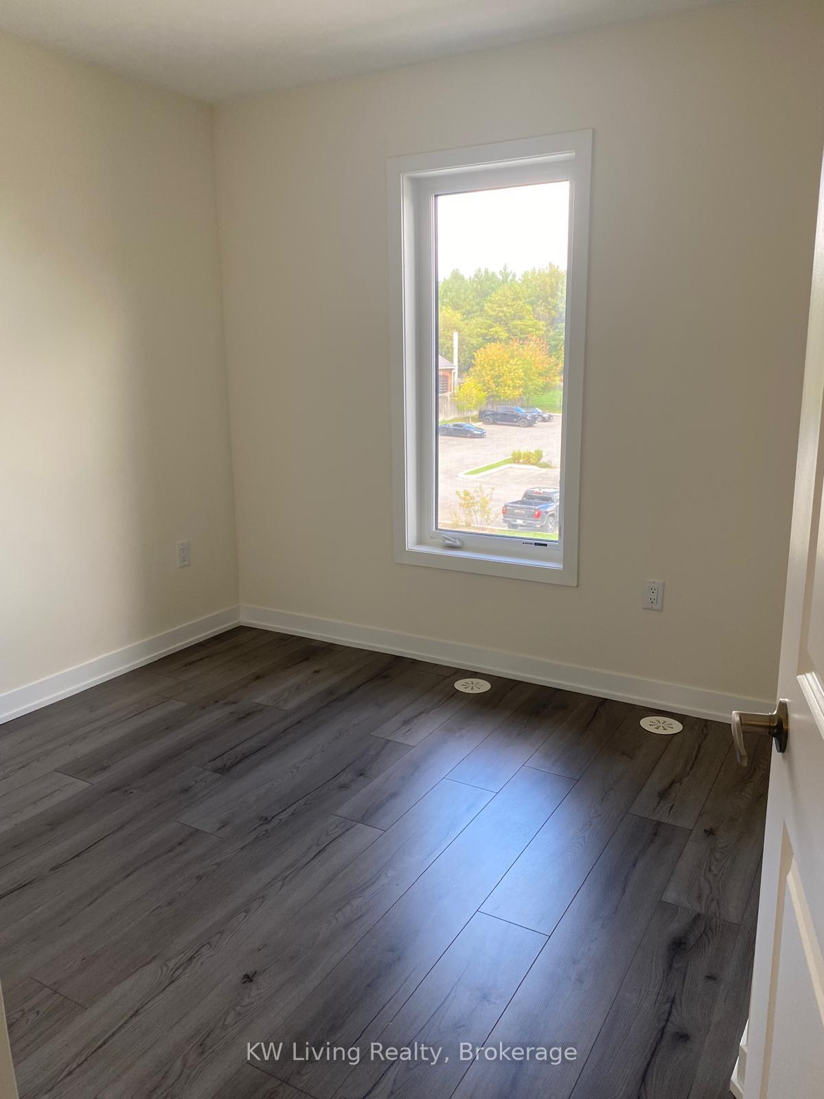 Photo 10 of Unit 806, 1695 Dersan Street, Pickering, Duffin Heights — HOMEH