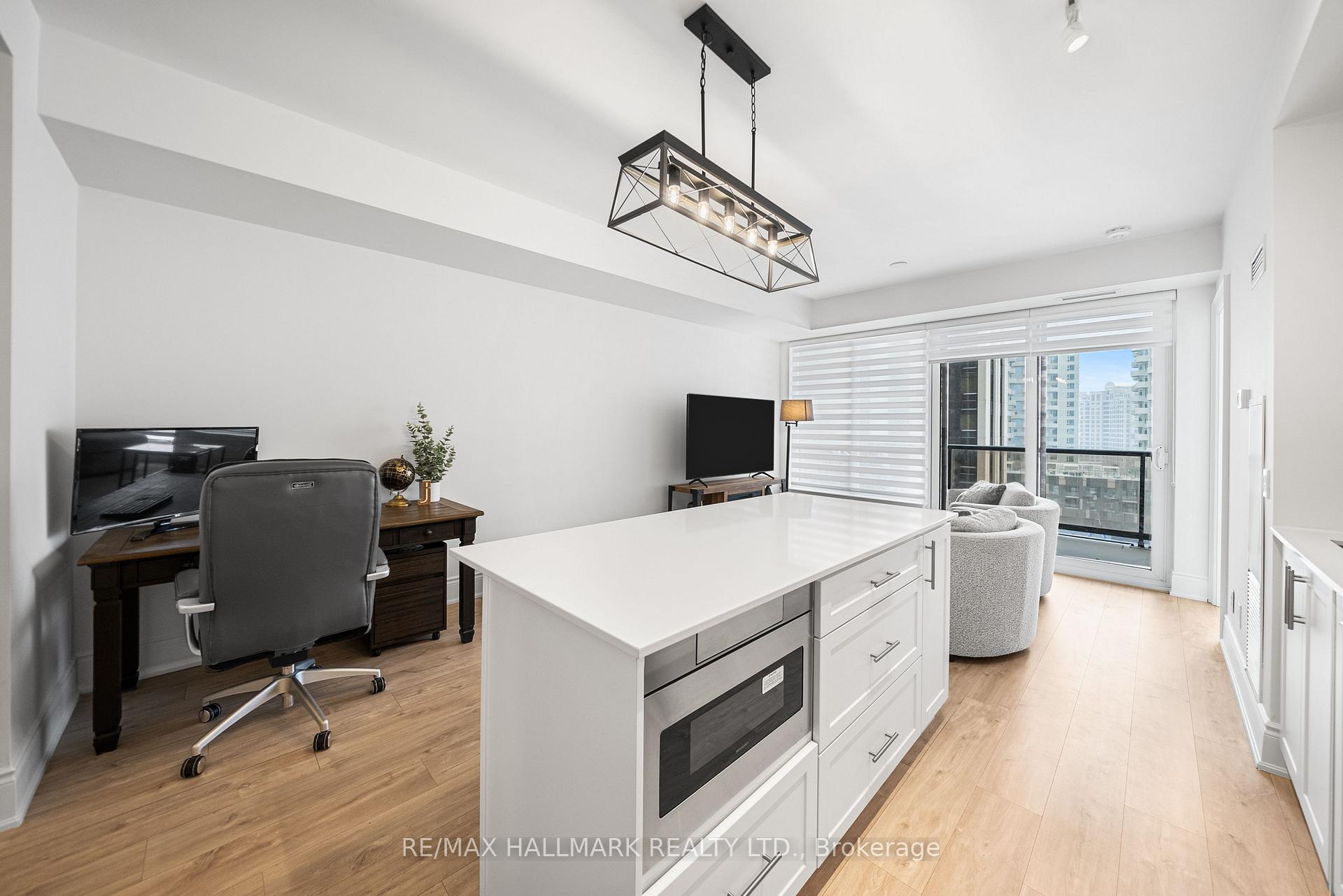 Photo 8 of Unit 902, 9075 Jane Street, Vaughan, Concord — HOMEH