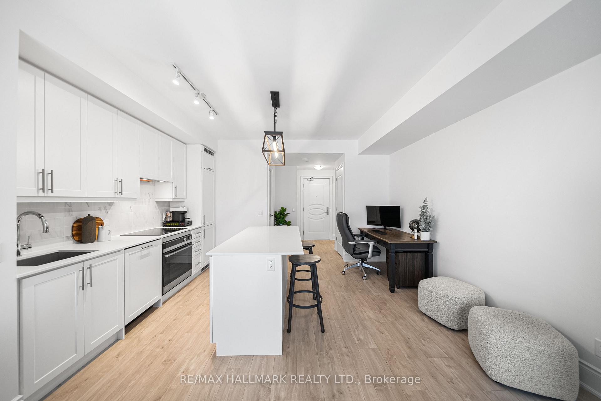 Photo 9 of Unit 902, 9075 Jane Street, Vaughan, Concord — HOMEH