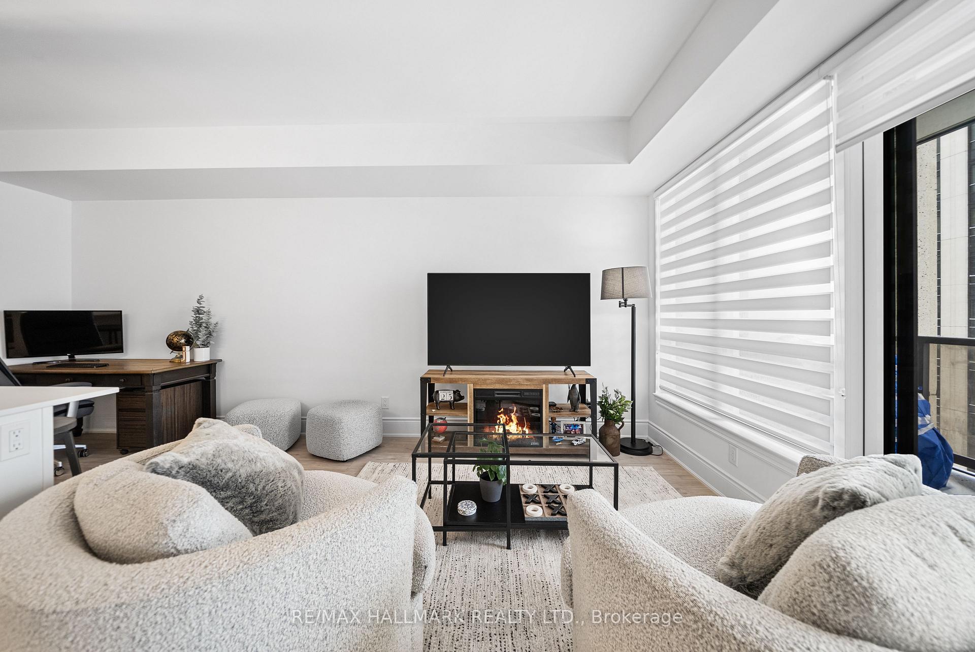 Photo 13 of Unit 902, 9075 Jane Street, Vaughan, Concord — HOMEH